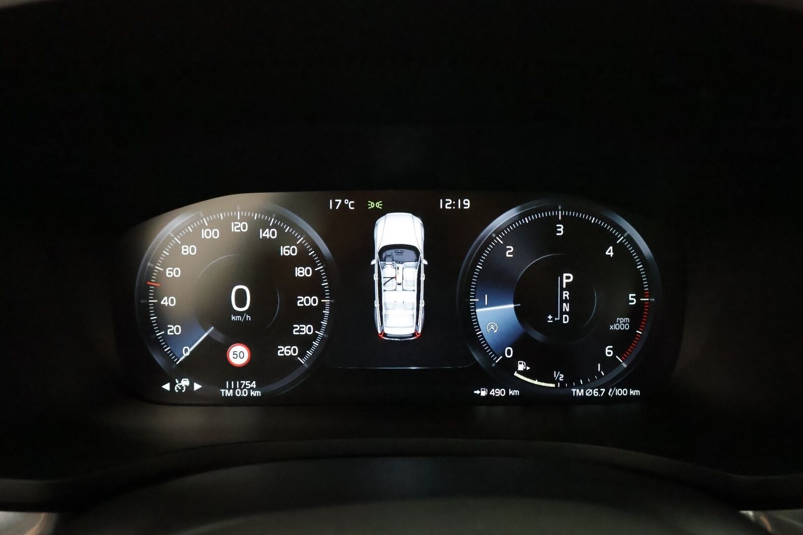 Volvo V60 2020 D3 AWD Momentum aut **Webasto / Koukku / KeylessGo / Full LED / BLIS / P.tutka** - Merkkihuollettu / Kahdet renkaat aluvanteilla
