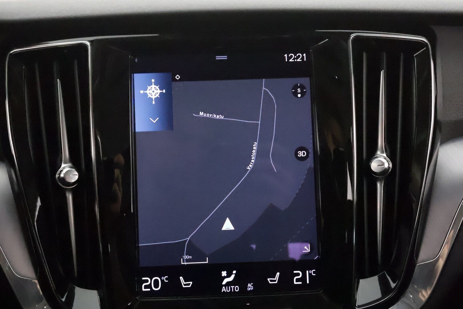 Volvo V60 2020 D3 AWD Momentum Business aut - Webasto / Adapt.Vakkari / BLIS / Sensus Navi / Merkkihuollot / Puolinahkasisusta / Vetokoukku / Sähköluukku!