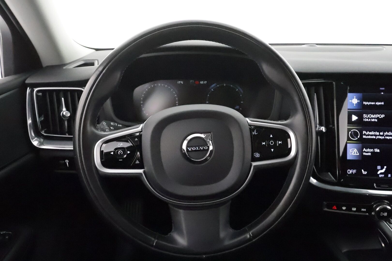 Volvo V60 2020 D3 AWD Momentum aut **Webasto / Koukku / KeylessGo / Full LED / BLIS / P.tutka** - Merkkihuollettu / Kahdet renkaat aluvanteilla