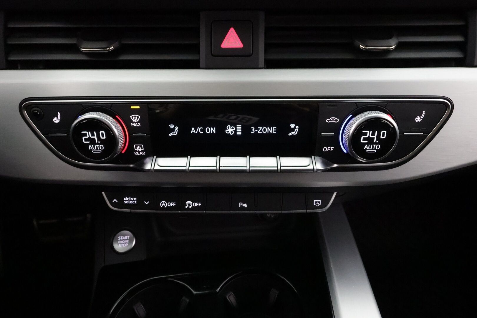 Audi A4 2022 Avant Business Advanced 40 TDI 140 kW quattro S tronic * Webasto / Koukku / ACC / Matrix / P.Tutkat / Sportpenkit * - 1-om Suomi-auto / Kahdet renkaat aluvanteilla / Merkkihuollot