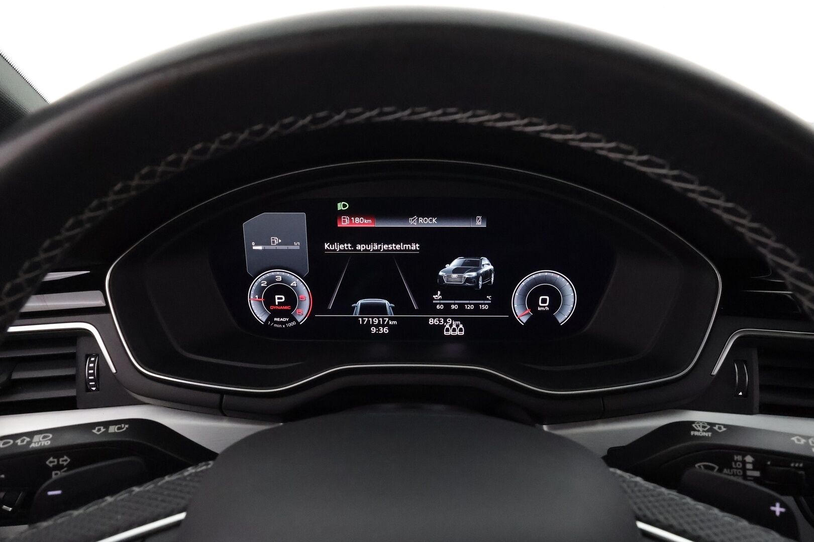 Audi A4 2022 Avant Business Advanced 40 TDI 140 kW quattro S tronic * Webasto / Koukku / ACC / Matrix / P.Tutkat / Sportpenkit * - 1-om Suomi-auto / Kahdet renkaat aluvanteilla / Merkkihuollot