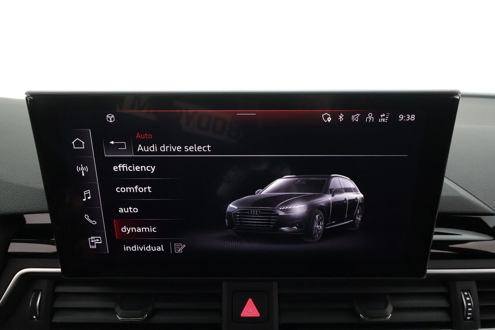 Audi A4 2022 Avant Business Advanced 40 TDI 140 kW quattro S tronic * Webasto / Koukku / ACC / Matrix / P.Tutkat / Sportpenkit * - 1-om Suomi-auto / Kahdet renkaat aluvanteilla / Merkkihuollot