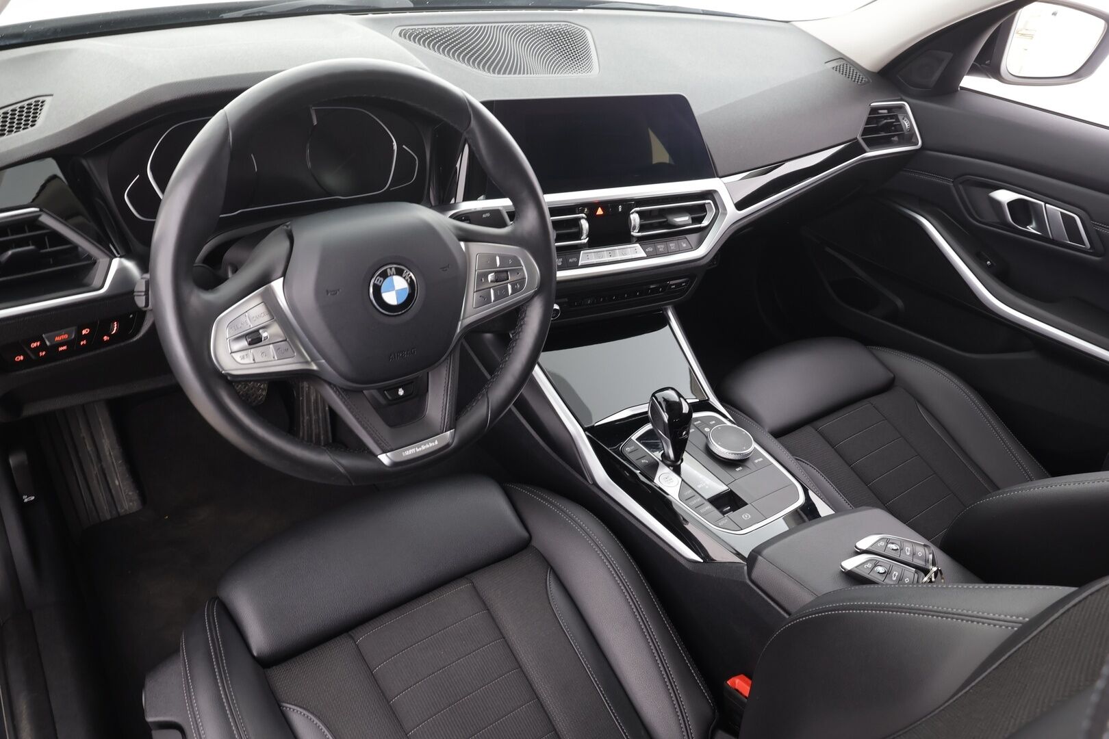 BMW 320 2022 G20 A xDrive Business Sport MHEV * HiFi / LED / Sportpenkit / P.tutkat / Kaistavahti / Vakkari / Sisätilanlämmitin * - 1-om Suomi-auto / Kahdet renkaat / Merkkihuollot - HULLUT AVAJAISHULINAT KORKOTARJOUS 3,29 %