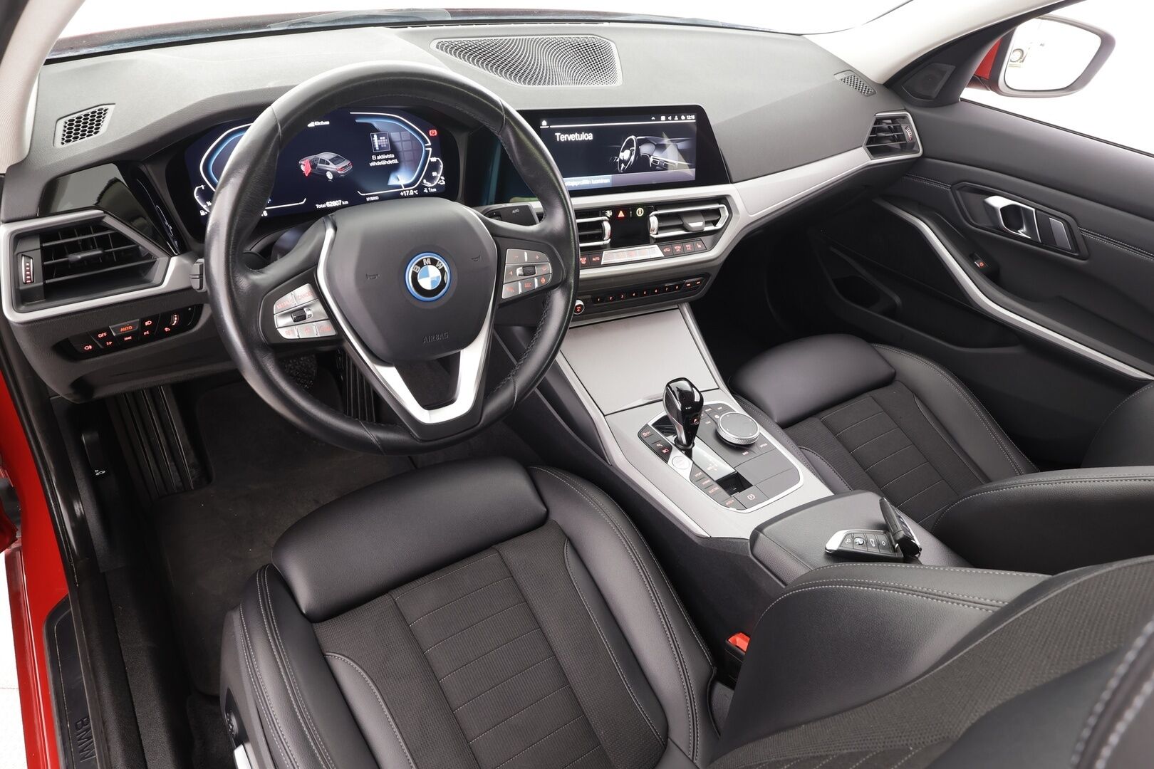 BMW 320 2022 G20 Sedan 320e A Charged Edition - Muistipenkki | HiFi | Sporttipenkit | Puolinahat | Comfort Access | LED | Digimittaristo | Tutkat | Apple & Android | 1-om Suomi-auto | Kahdet renkaat OEM vantein | Merkkihuollettu