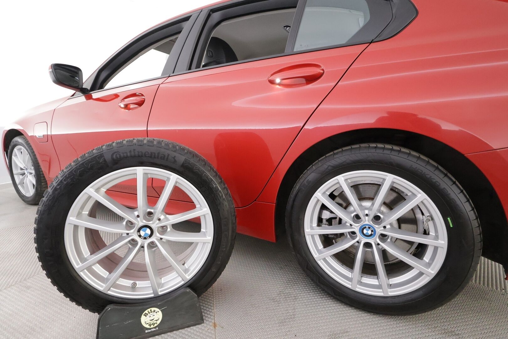 BMW 320 2022 G20 Sedan 320e A Charged Edition - Muistipenkki | HiFi | Sporttipenkit | Puolinahat | Comfort Access | LED | Digimittaristo | Tutkat | Apple & Android | 1-om Suomi-auto | Kahdet renkaat OEM vantein | Merkkihuollettu