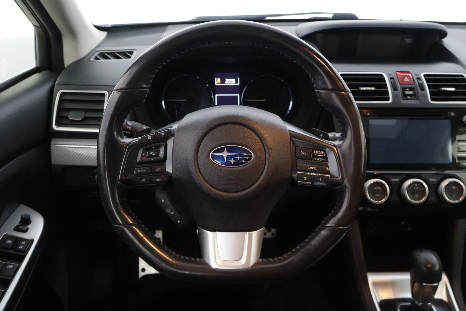 Subaru Levorg 2016 1,6i GT-S CVT * Kattoluukku / Nahkasisusta / Koukku / Lohko / P-kamera / BLIS / KeylessGo * - * Hyvät Varusteet / Esimerkillinen huoltohistoria *
