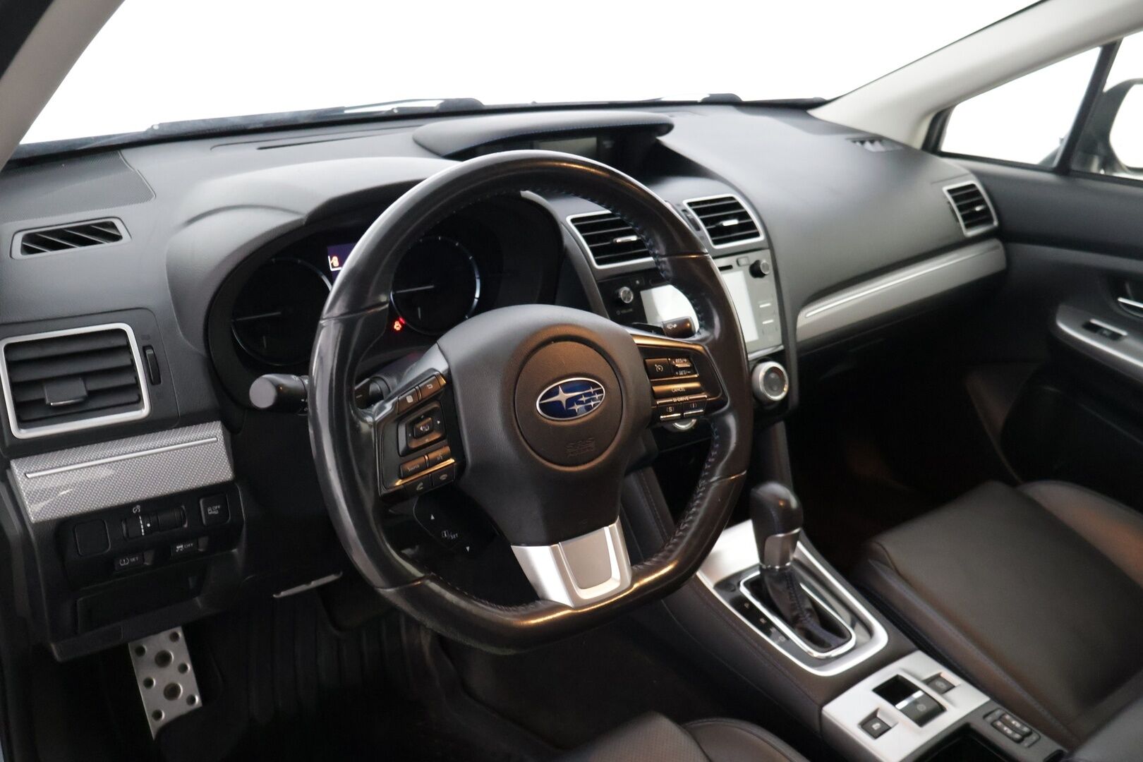 Subaru Levorg 2016 1,6i GT-S CVT * Kattoluukku / Nahkasisusta / Koukku / Lohko / P-kamera / BLIS / KeylessGo * - * Hyvät Varusteet / Esimerkillinen huoltohistoria *