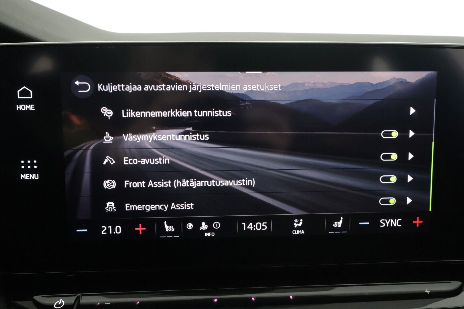 Skoda Octavia 2022 2,0 TDI 200 4x4 RS DSG * ACC / Webasto / Koukku / Matrix-LED / P.Kamera / Apple&Android / Sporttipenkit * - 1.Om suomi-auto / Kahdet Renkaat