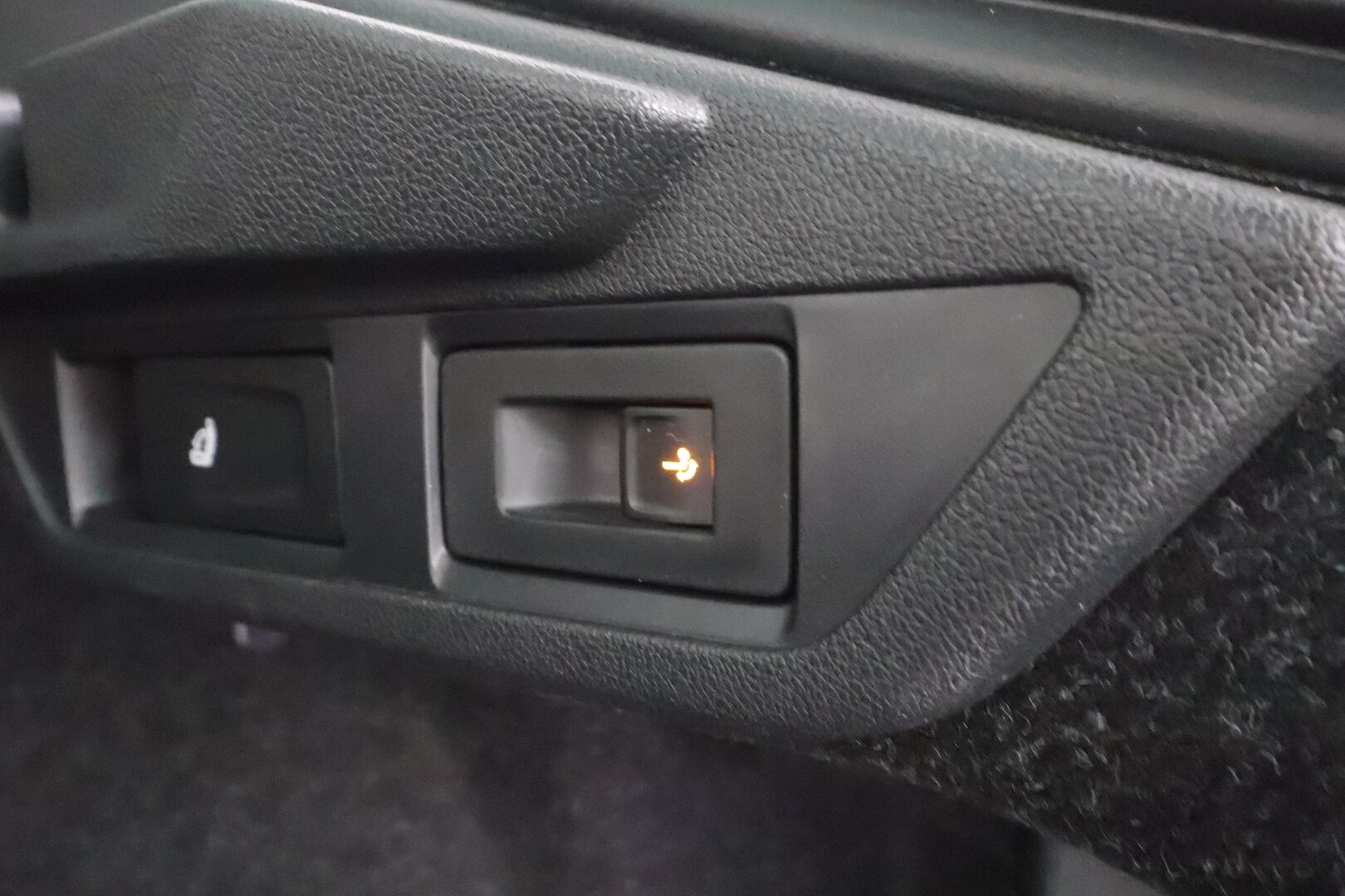 Skoda Octavia 2022 2,0 TDI 200 4x4 RS DSG * ACC / Webasto / Koukku / Matrix-LED / P.Kamera / Apple&Android / Sporttipenkit * - 1.Om suomi-auto / Kahdet Renkaat