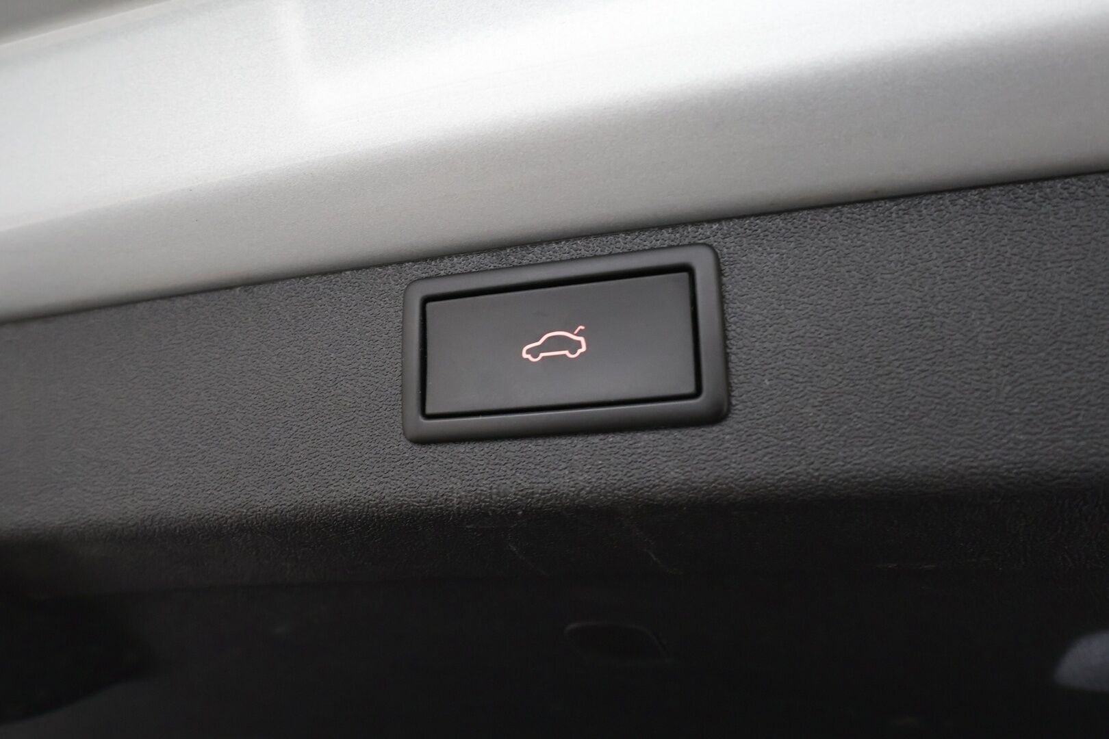 Skoda Enyaq 2022 80 Launch Edition iV - | ACC | ILP | LED | P.Kamera | Ratinlämmitys | Puolinahat | Keyless | Apple&Android | Suomi-auto | Kahdet Renkaat | Merkkihuollettu |