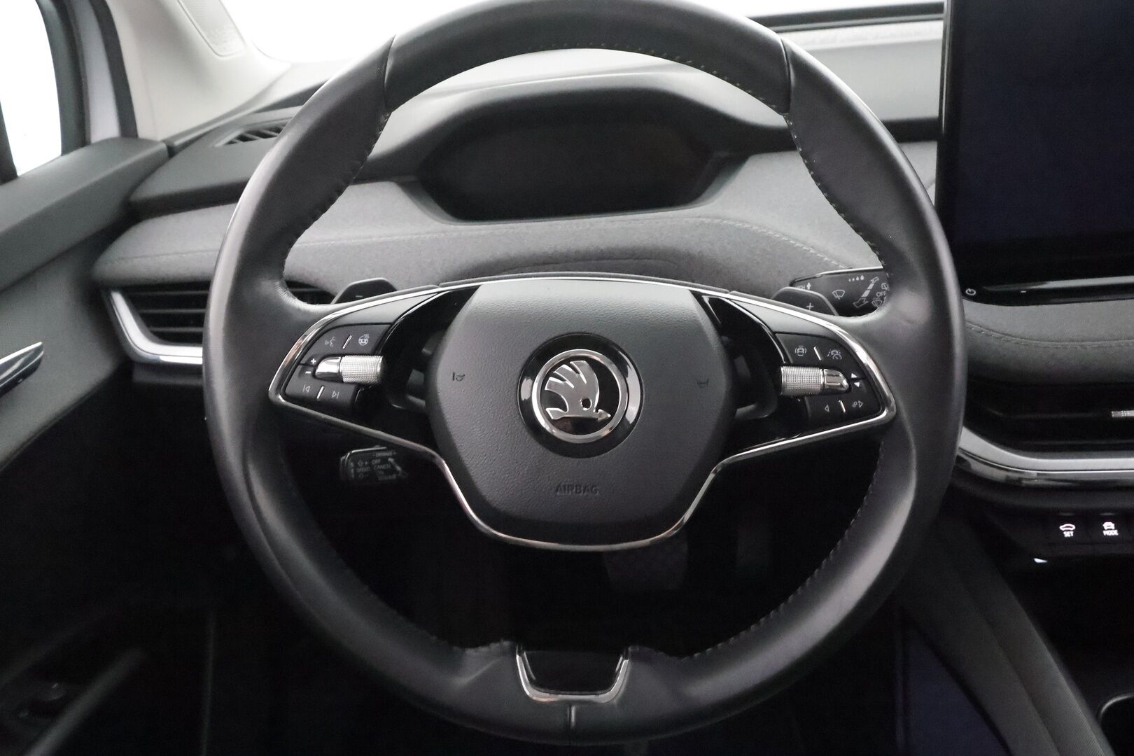 Skoda Enyaq 2022 80 Launch Edition iV - | ACC | ILP | LED | P.Kamera | Ratinlämmitys | Puolinahat | Keyless | Apple&Android | Suomi-auto | Kahdet Renkaat | Merkkihuollettu |