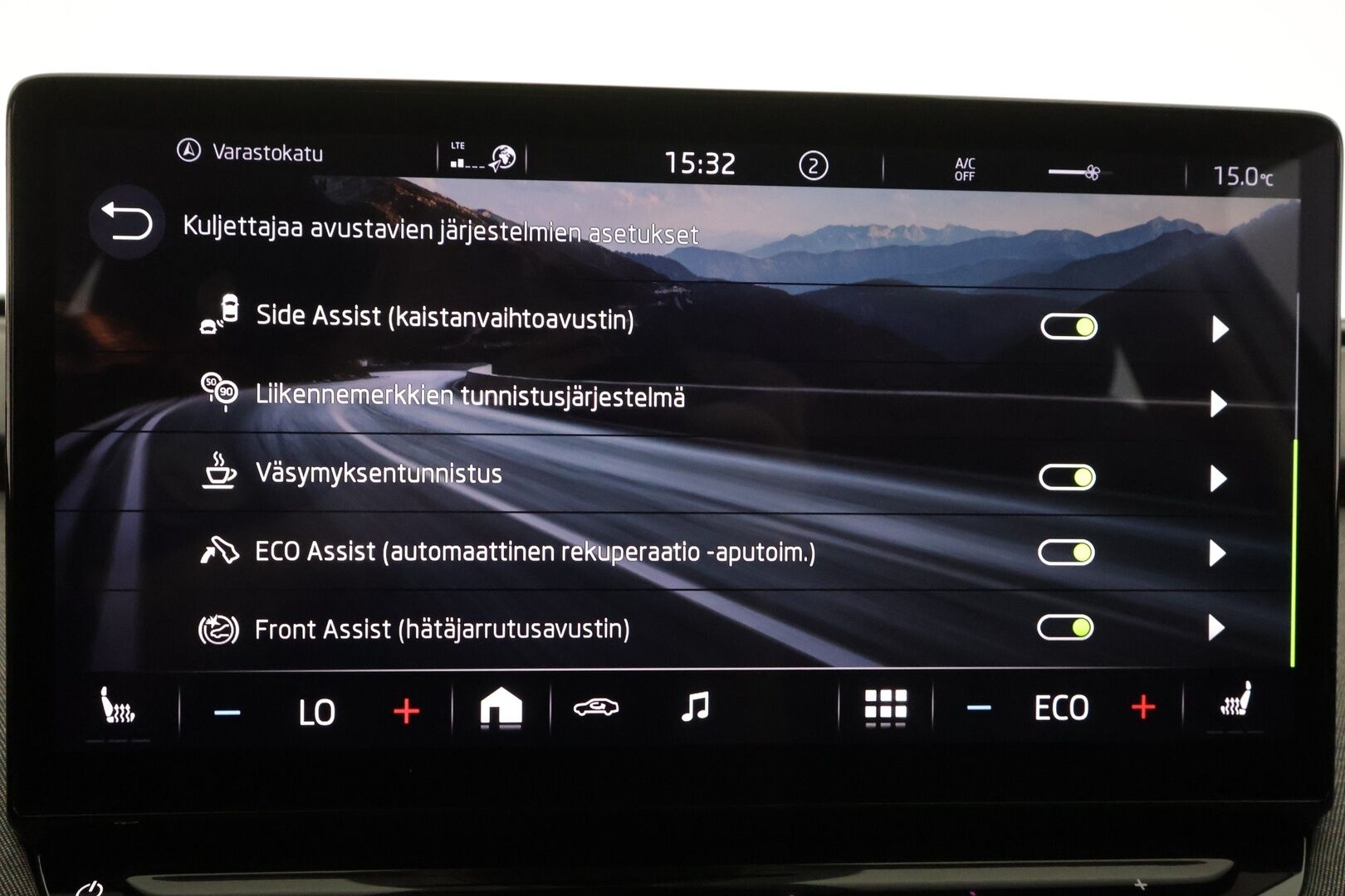 Skoda Enyaq 2022 80 Launch Edition iV - | ACC | ILP | LED | P.Kamera | Ratinlämmitys | Puolinahat | Keyless | Apple&Android | Suomi-auto | Kahdet Renkaat | Merkkihuollettu |