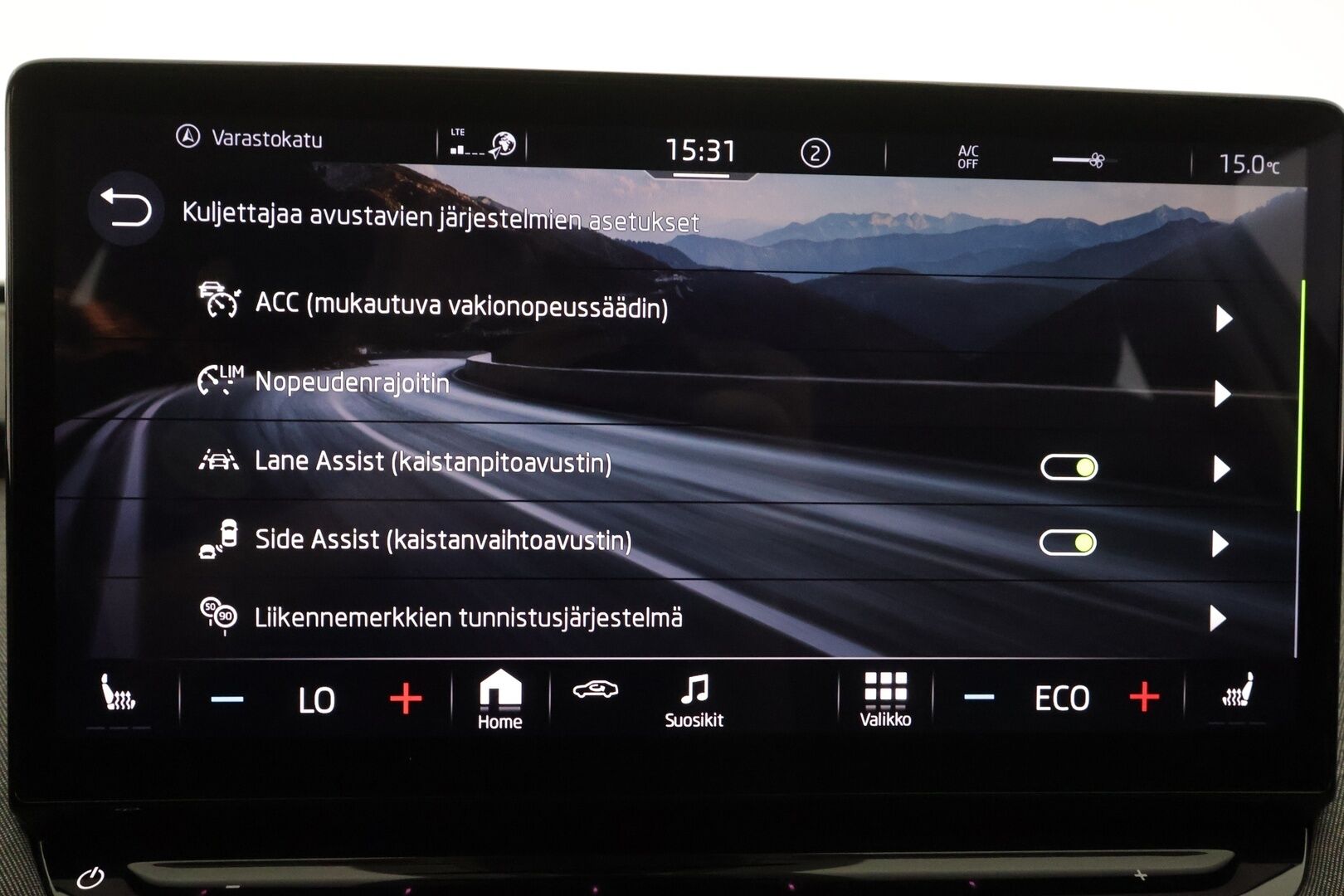 Skoda Enyaq 2022 80 Launch Edition iV - | ACC | ILP | LED | P.Kamera | Ratinlämmitys | Puolinahat | Keyless | Apple&Android | Suomi-auto | Kahdet Renkaat | Merkkihuollettu |