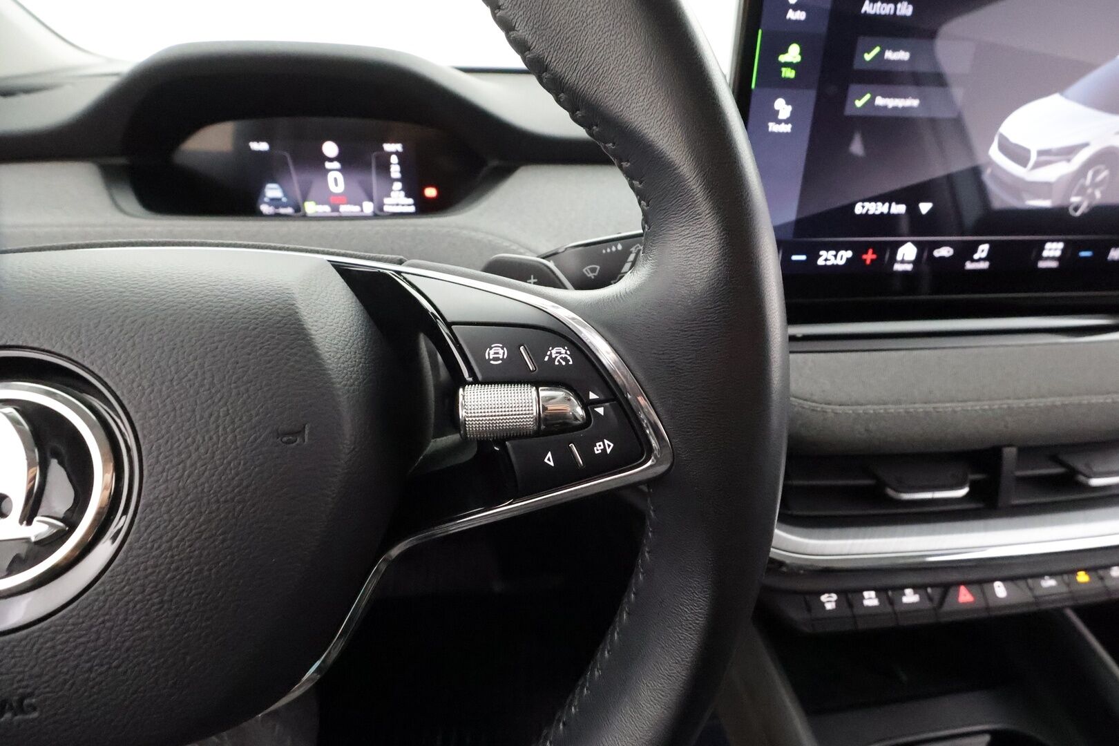 Skoda Enyaq 2022 80 Launch Edition iV * ACC / P.kamera / ILP / Muistipenkki / Navi / LED / Keyless / Sähköluukku * - 1.Om Suomi-auto / Akku kuntotarkastettu / Kahdet renkaat aluvanteilla / Merkkihuollettu