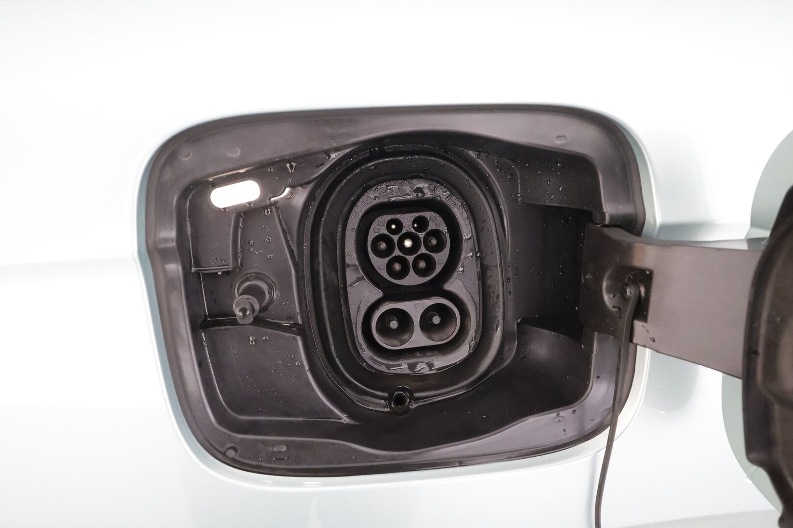 Skoda Enyaq 2022 80 Launch Edition iV * ACC / P.kamera / ILP / Muistipenkki / Navi / LED / Keyless / Sähköluukku * - 1.Om Suomi-auto / Akku kuntotarkastettu / Kahdet renkaat aluvanteilla / Merkkihuollettu