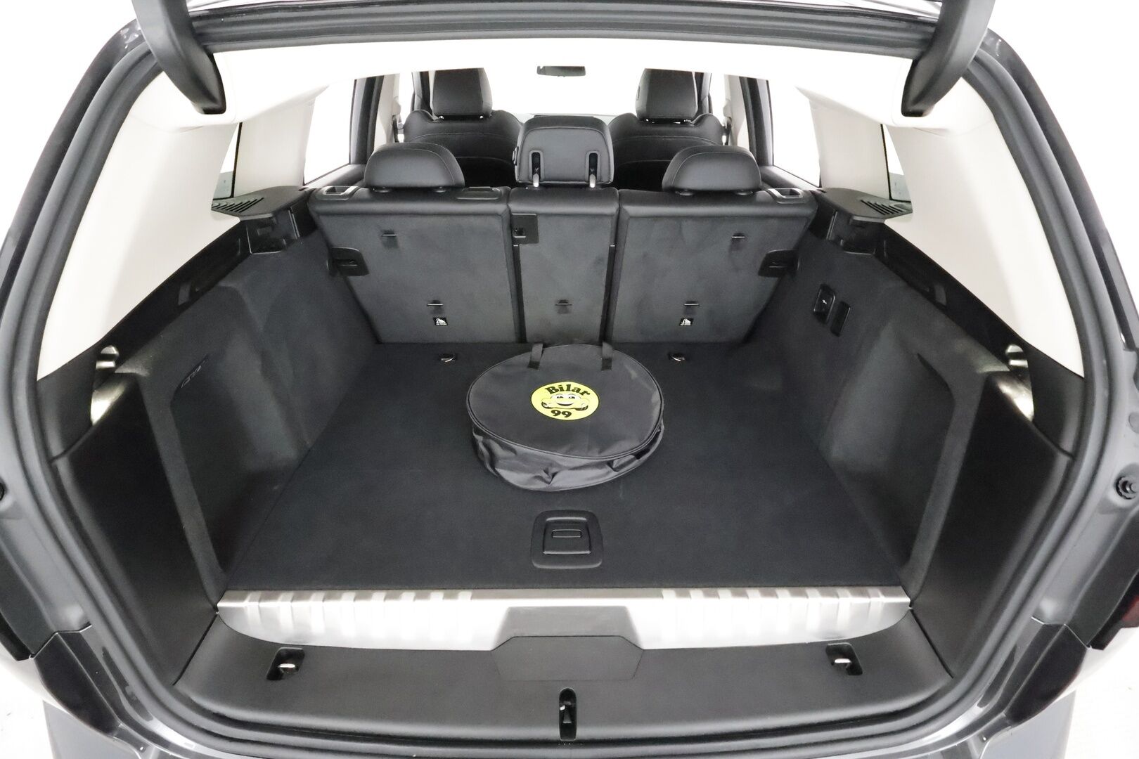 BMW X3 2022 G01 xDrive 30e A Charged Edition * HiFi / Sportnahat / LED / P.Kamera / Navi / Digimittaristo * - 1-om Suomi-auto / Akku kuntotarkastettu SoH 98,7% / Kahdet renkaat aluvanteilla / 2x Latauskaapelit