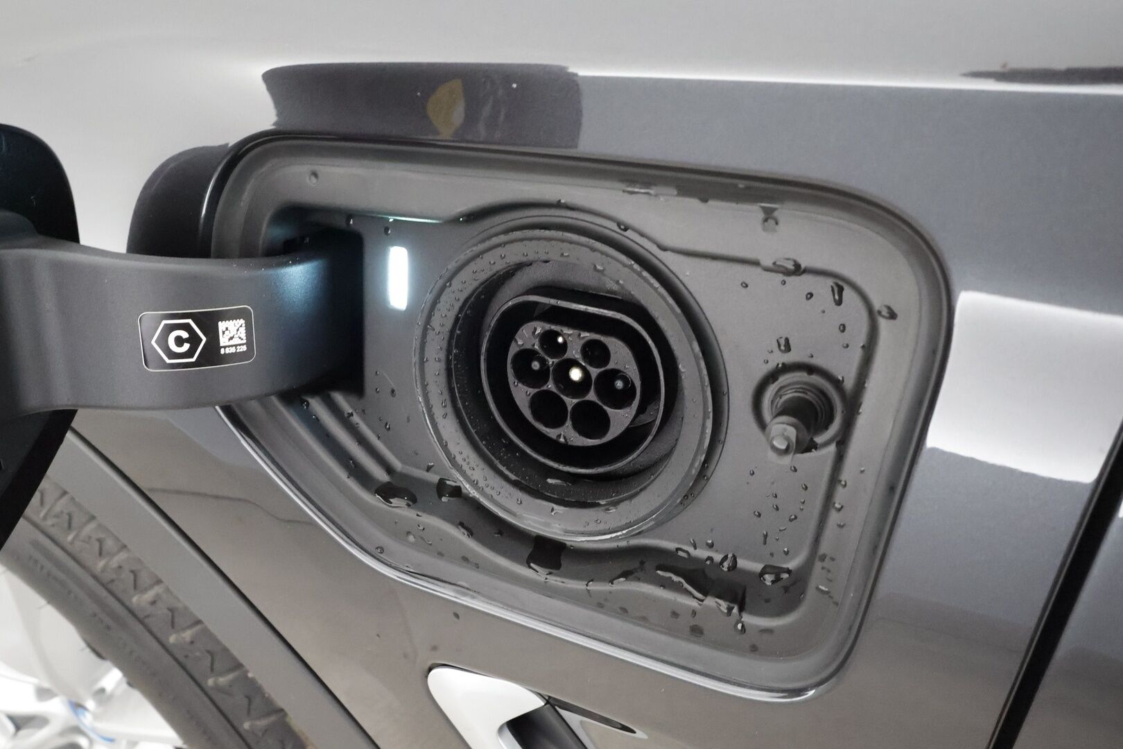 BMW X3 2022 G01 xDrive 30e A Charged Edition * HiFi / Sportnahat / LED / P.Kamera / Navi / Digimittaristo * - 1-om Suomi-auto / Akku kuntotarkastettu SoH 98,7% / Kahdet renkaat aluvanteilla / 2x Latauskaapelit