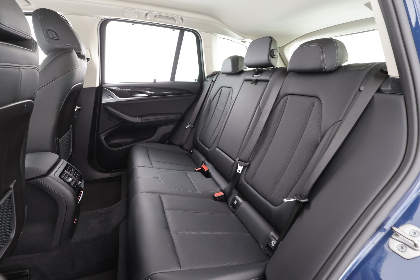 BMW X3 2022 G01 xDrive 30e A Charged Edition - 1.Om Suomi-auto | Merkkihuollettu | Kahdet Renkaat | Vakkari | Lisälämmitin | Muistipenkki | Hifit | Comfort Access | P.Kamera