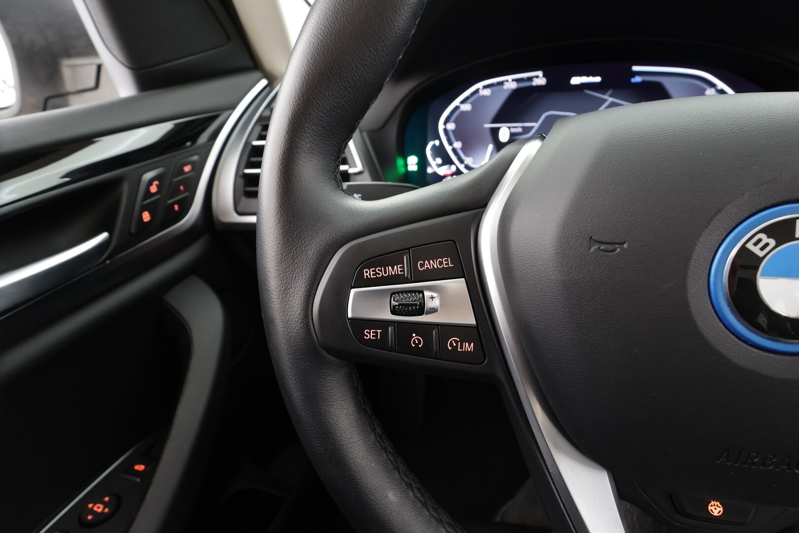 BMW X3 2022 G01 xDrive 30e A Charged Edition * Vakkari / Lisälämmitin / Muistipenkki / Hifit / Comfort Access / P.Kamera * - 1.Om Suomi-auto / Merkkihuollettu / Kahdet Renkaat - HULLUT AVAJAISHULINAT KORKOTARJOUS 3,29 %