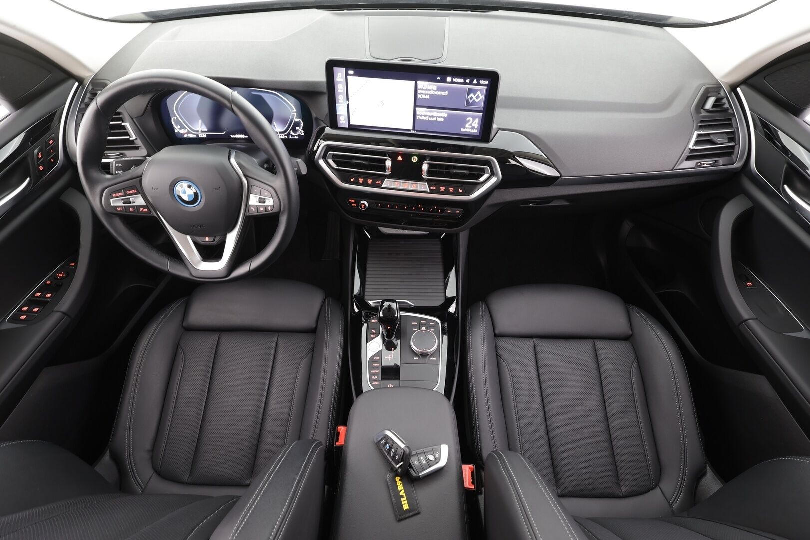 BMW X3 2022 G01 xDrive 30e A Charged Edition - 1.Om Suomi-auto | Merkkihuollettu | Kahdet Renkaat | Vakkari | Lisälämmitin | Muistipenkki | Hifit | Comfort Access | P.Kamera