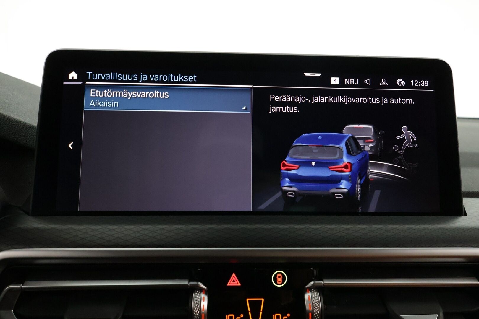 BMW X3 2022 G01 xDrive 30e A Charged Edition M Sport * Koukku / P-kamera / HiFi / Sporttipenkki muistilla / Ruskea nahkasisusta / LED-valot / Apple&Android * - 3,99 % KORKOTARJOUS TÄHÄN AUTOON - Todella näyttävä, hyvin varusteltu LCI mallinen X3 tarjolla edullisesti!