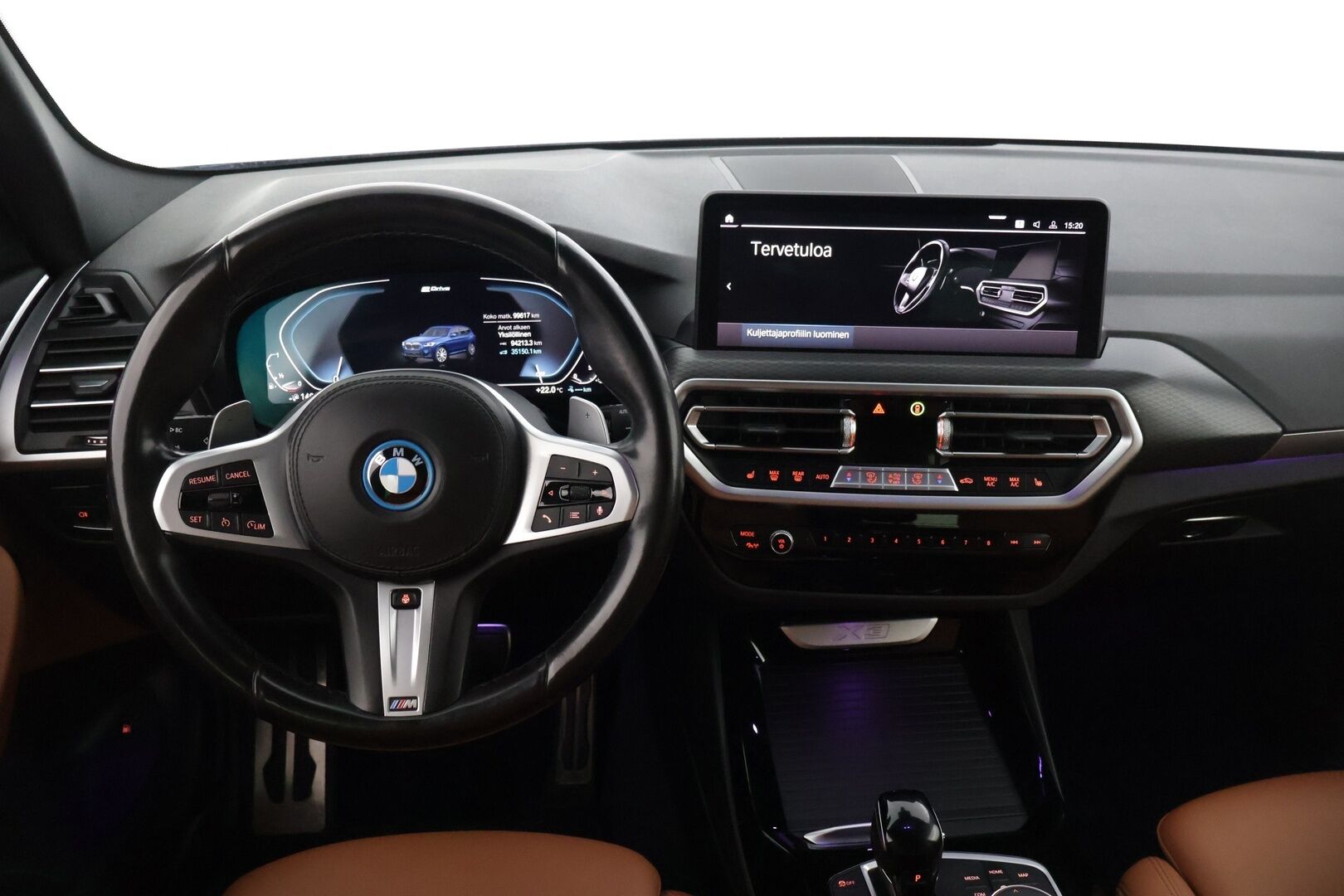 BMW X3 2022 G01 xDrive 30e A Charged Edition M Sport * Koukku / P-kamera / HiFi / Sporttipenkki muistilla / Ruskea nahkasisusta / LED-valot / Apple&Android * - 3,99 % KORKOTARJOUS TÄHÄN AUTOON - Todella näyttävä, hyvin varusteltu LCI mallinen X3 tarjolla edullisesti!