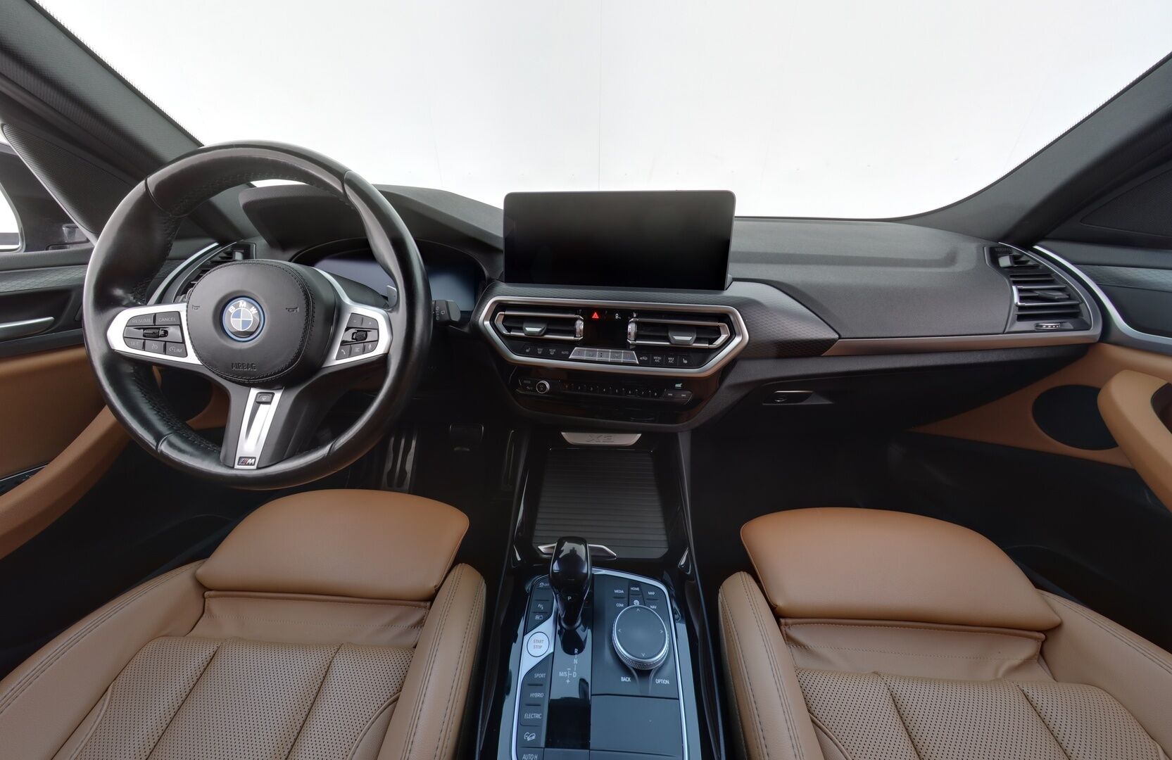 BMW X3 2022 G01 xDrive 30e A Charged Edition M Sport * Koukku / P-kamera / HiFi / Sporttipenkki muistilla / Ruskea nahkasisusta / LED-valot / Apple&Android * - 3,99 % KORKOTARJOUS TÄHÄN AUTOON - Todella näyttävä, hyvin varusteltu LCI mallinen X3 tarjolla edullisesti!