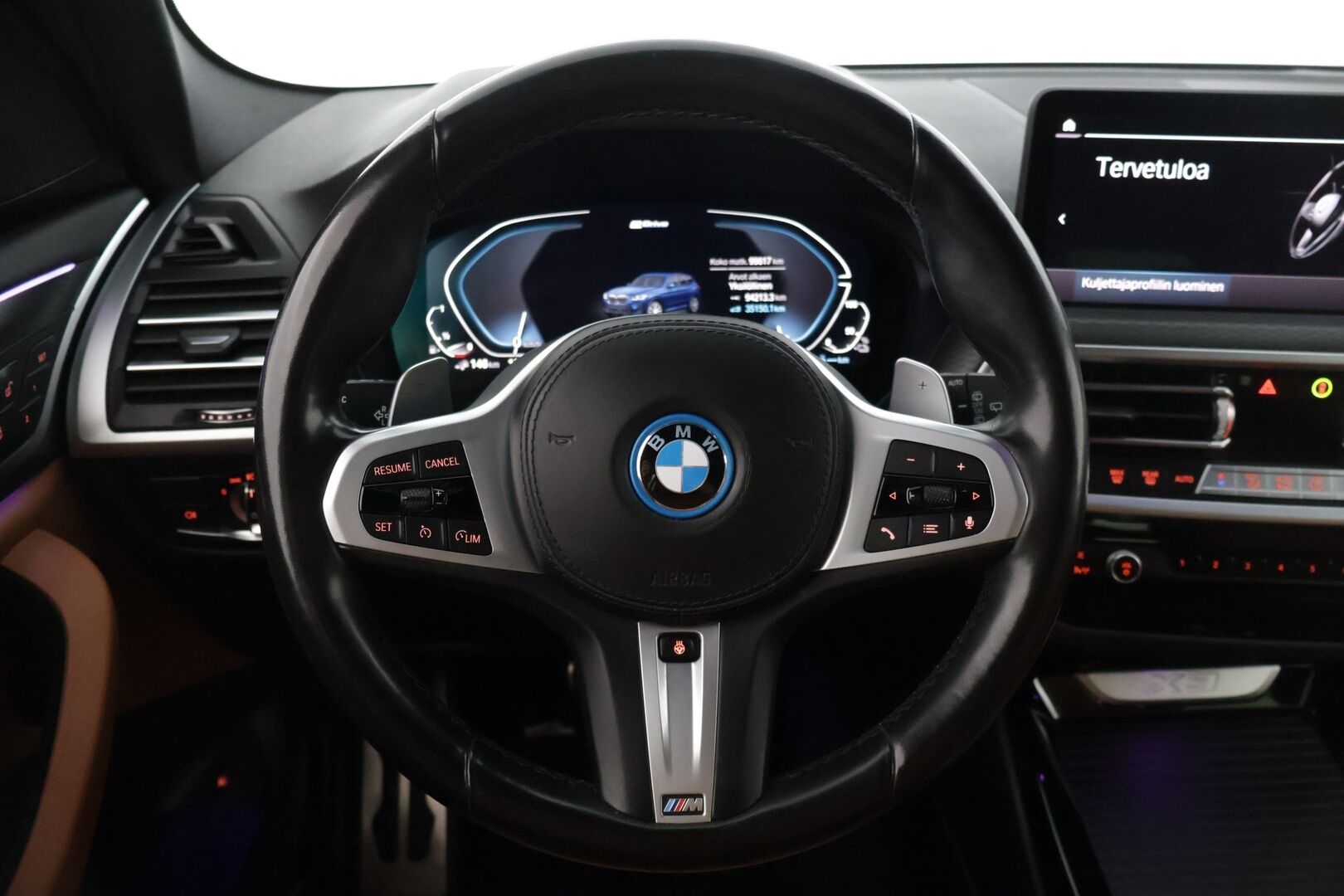 BMW X3 2022 G01 xDrive 30e A Charged Edition M Sport * Koukku / P-kamera / HiFi / Sporttipenkki muistilla / Ruskea nahkasisusta / LED-valot / Apple&Android * - 3,99 % KORKOTARJOUS TÄHÄN AUTOON - Todella näyttävä, hyvin varusteltu LCI mallinen X3 tarjolla edullisesti!