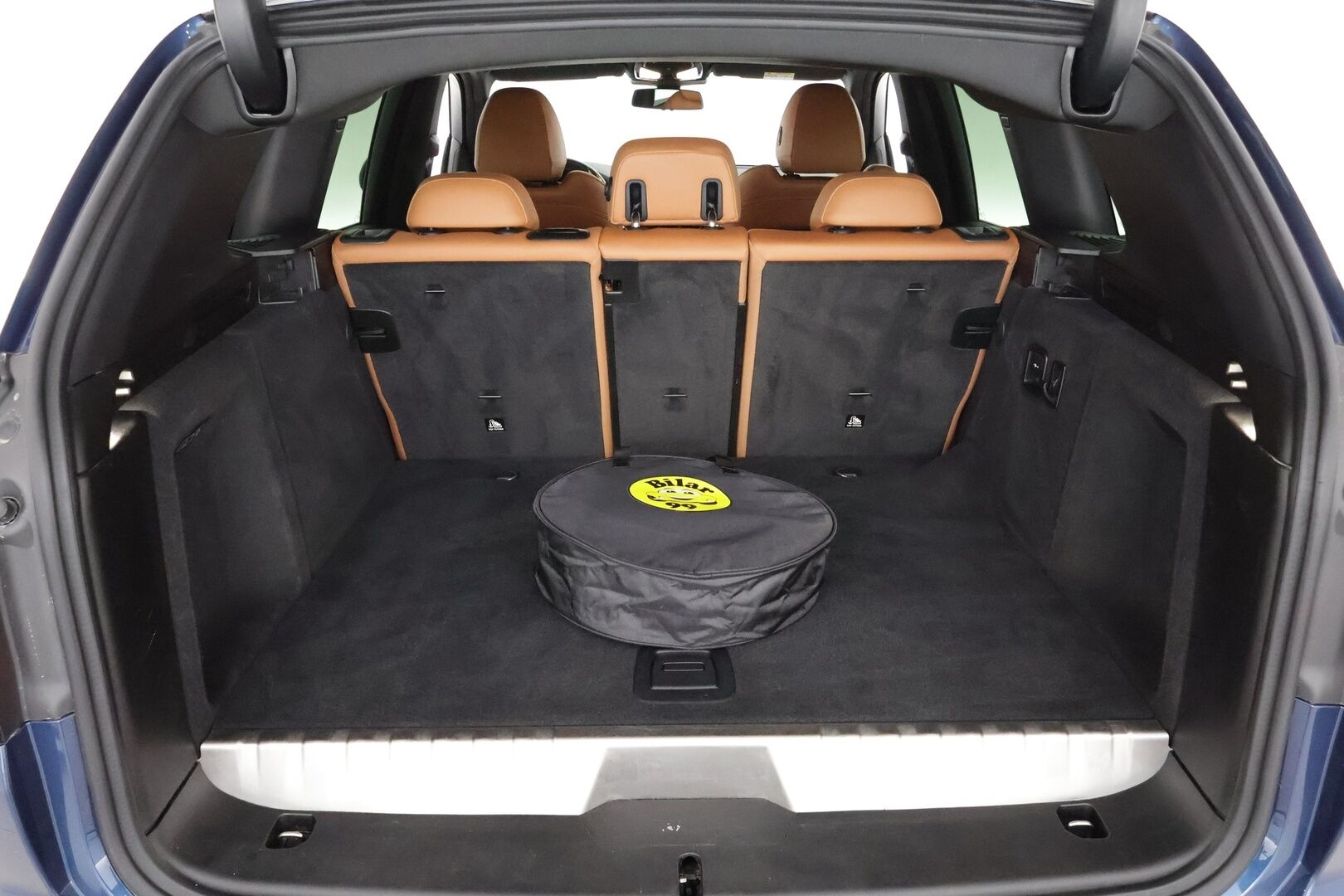 BMW X3 2022 G01 xDrive 30e A Charged Edition M Sport * Koukku / P-kamera / HiFi / Sporttipenkki muistilla / Ruskea nahkasisusta / LED-valot / Apple&Android * - 3,99 % KORKOTARJOUS TÄHÄN AUTOON - Todella näyttävä, hyvin varusteltu LCI mallinen X3 tarjolla edullisesti!