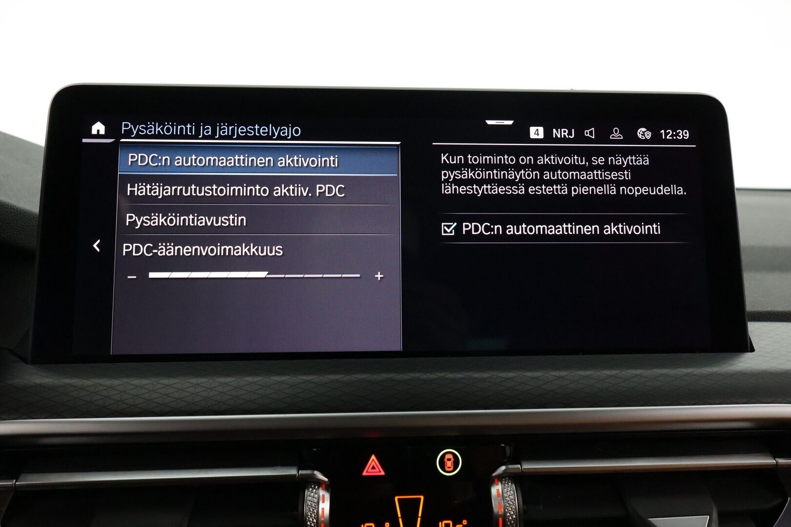 BMW X3 2022 G01 xDrive 30e A Charged Edition M Sport * Koukku / P-kamera / HiFi / Sporttipenkki muistilla / Ruskea nahkasisusta / LED-valot / Apple&Android * - 3,99 % KORKOTARJOUS TÄHÄN AUTOON - Todella näyttävä, hyvin varusteltu LCI mallinen X3 tarjolla edullisesti!
