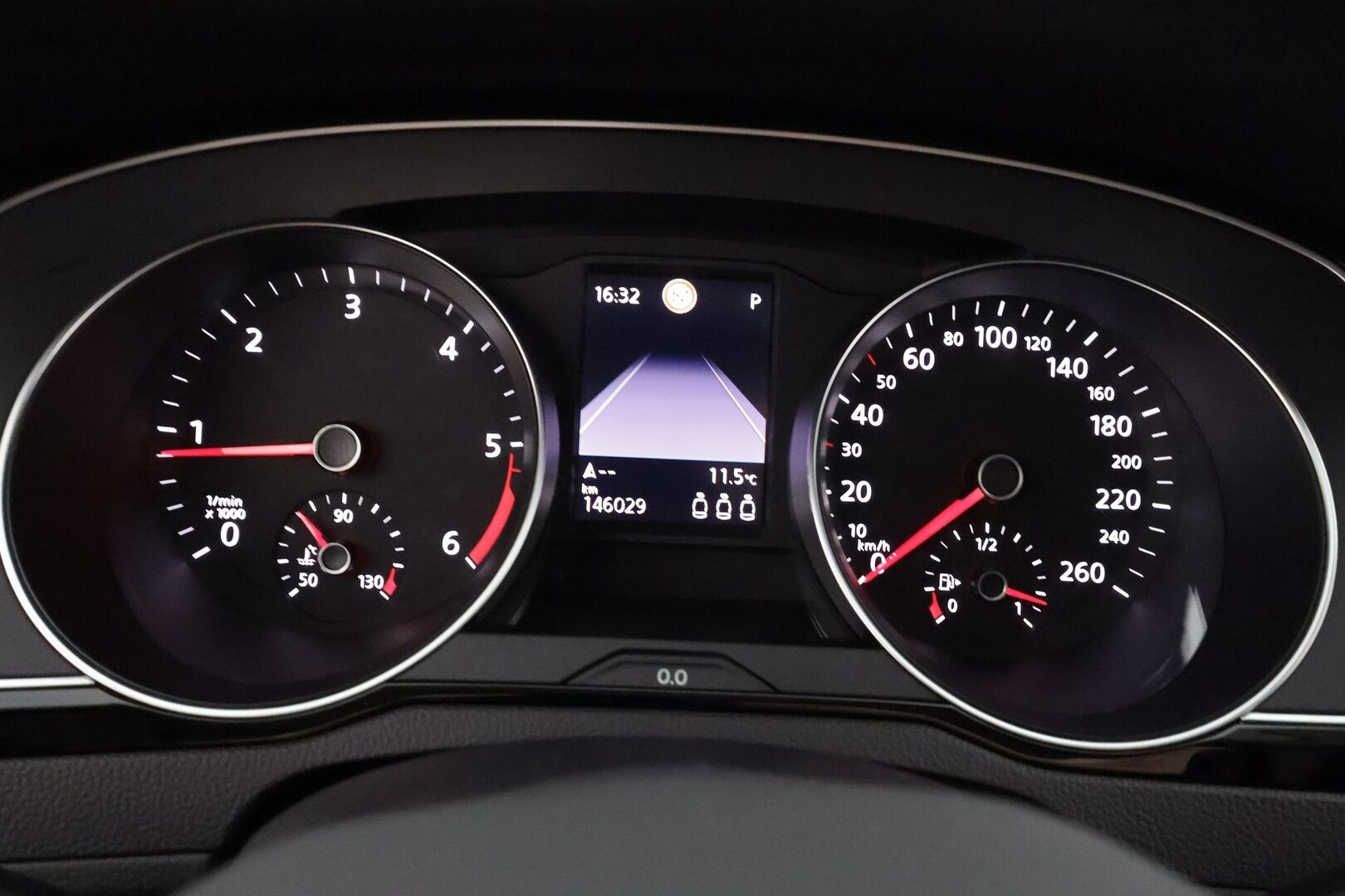 Volkswagen Passat 2022 Variant R-Line Business 2,0 TDI EVO SCR 110 kW DSG * ACC / IQ-Light / Webasto / Koukku / P.Kamera / Ergo comfort penkki / Apple&Android / Keyless * - 1.Om Suomi-auto / Kahdet Renkaat