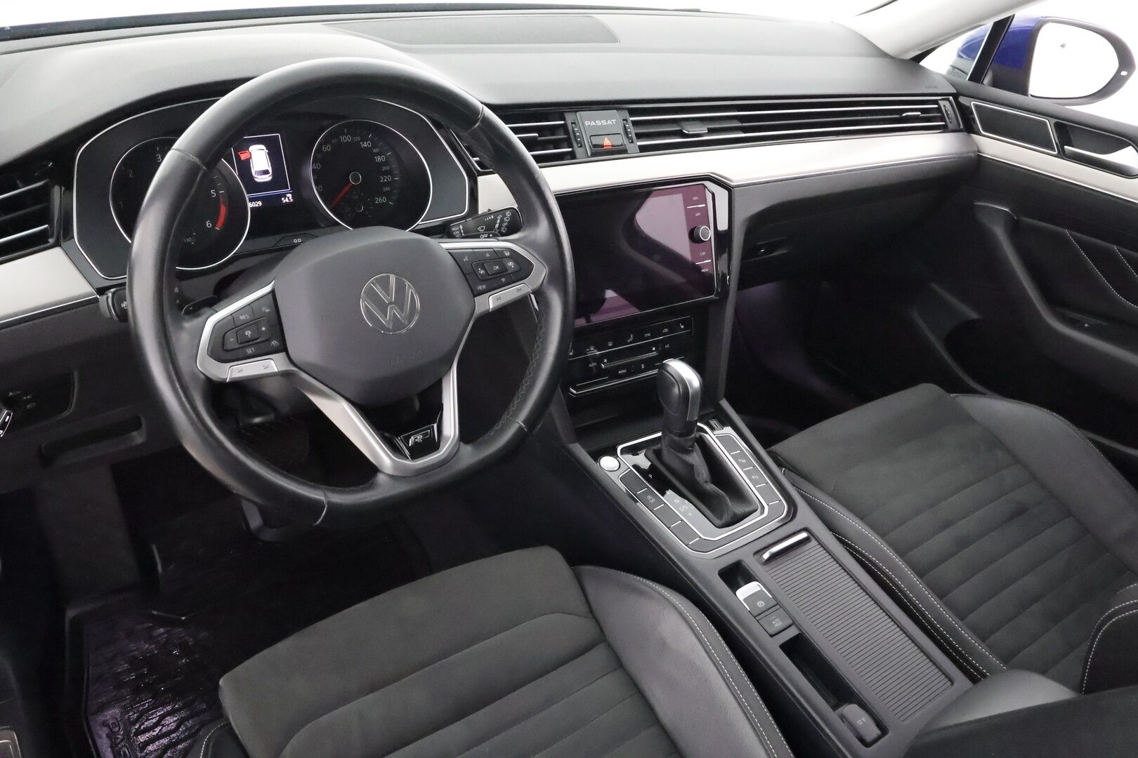 Volkswagen Passat 2022 Variant R-Line Business 2,0 TDI EVO SCR 110 kW DSG - | ACC | IQ-Light | Webasto | Koukku | P.Kamera | Ergo comfort penkki | Apple&Android | Keyless | 1.Om Suomi-auto | Kahdet Renkaat |