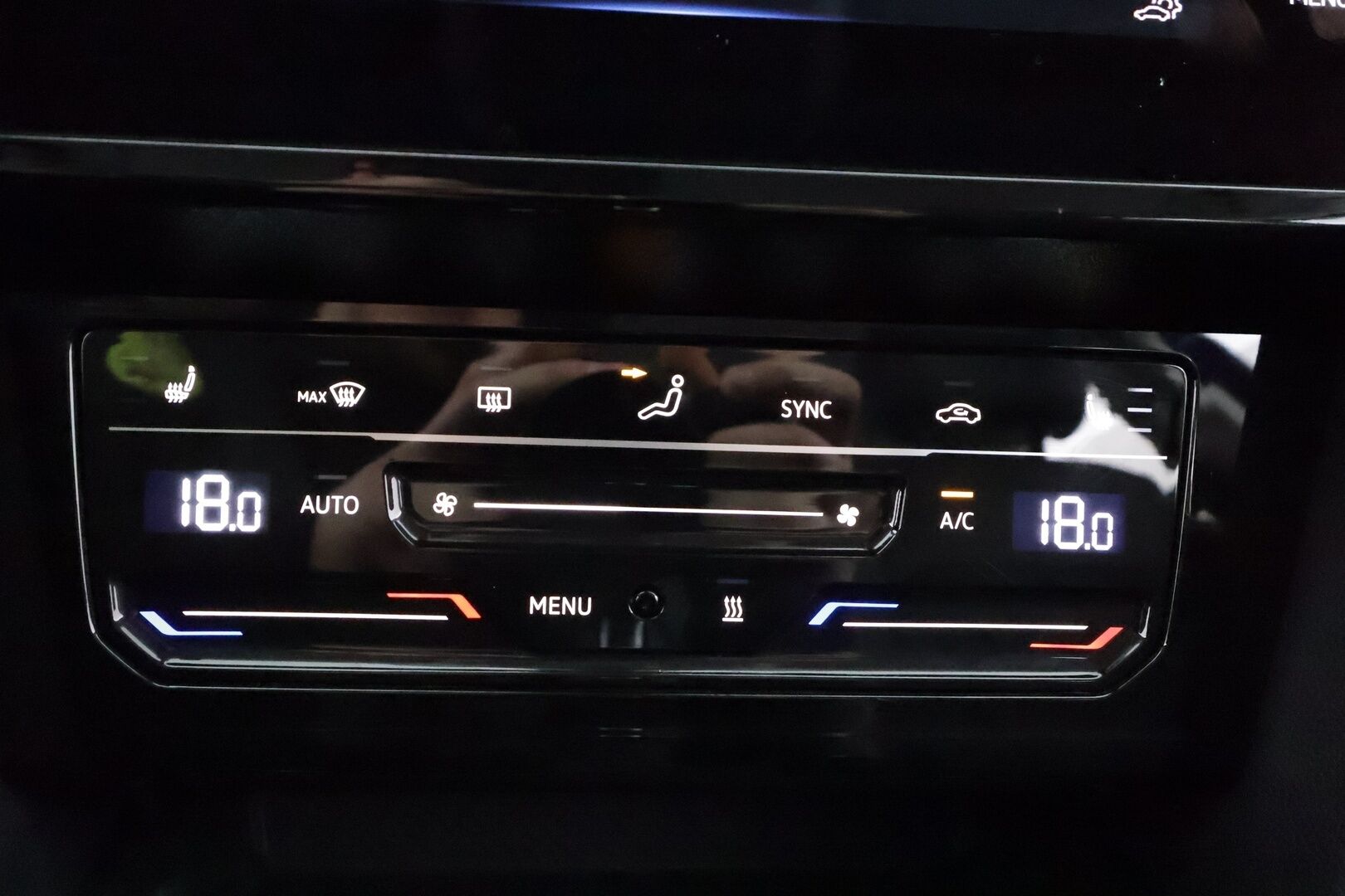 Volkswagen Passat 2022 Variant R-Line Business 2,0 TDI EVO SCR 110 kW DSG * ACC / IQ-Light / Webasto / Koukku / P.Kamera / Ergo comfort penkki / Apple&Android / Keyless * - 1.Om Suomi-auto / Kahdet Renkaat - HULLUT AVAJAISHULINAT KORKOTARJOUS 3,29 %