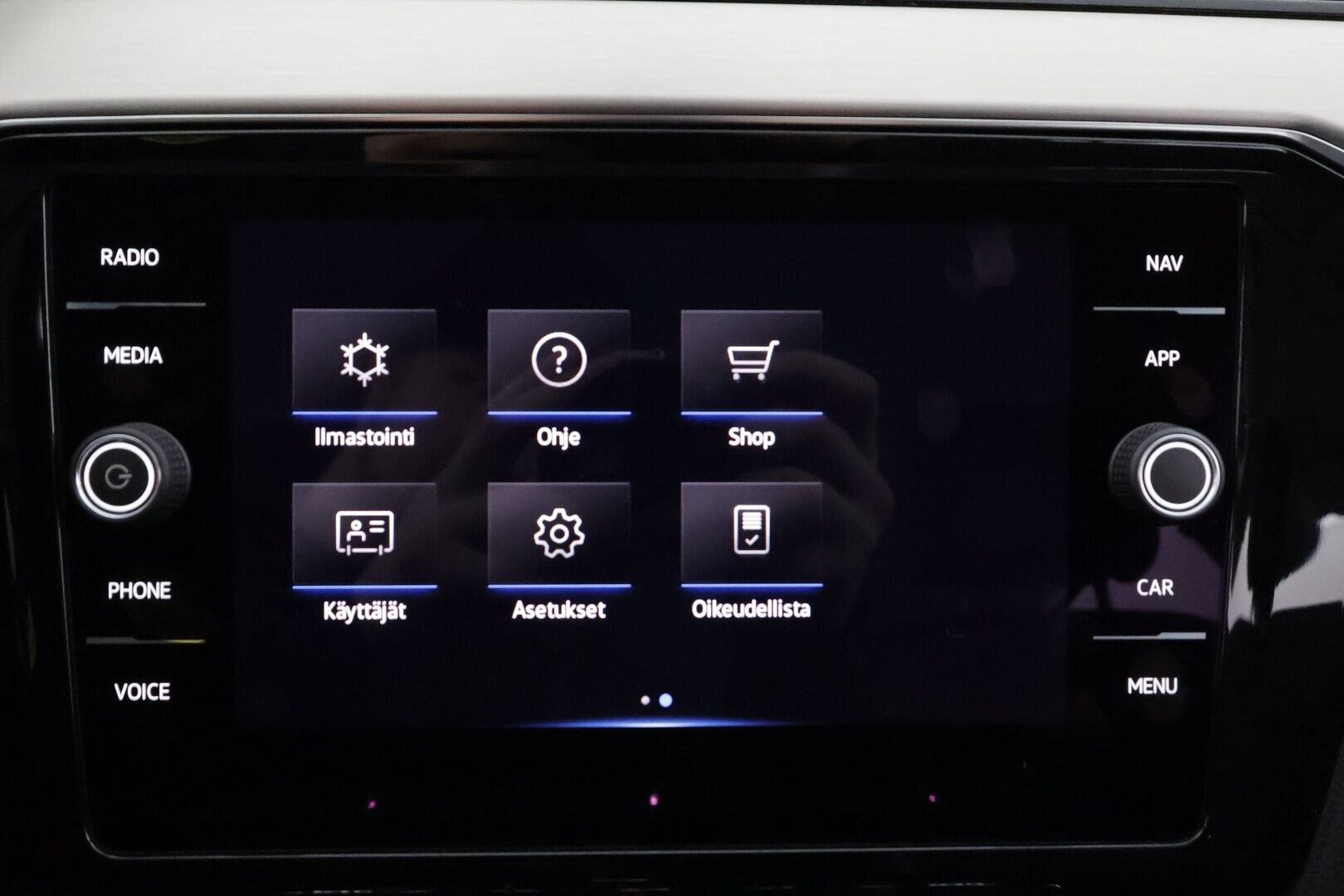 Volkswagen Passat 2022 Variant R-Line Business 2,0 TDI EVO SCR 110 kW DSG * ACC / IQ-Light / Webasto / Koukku / P.Kamera / Ergo comfort penkki / Apple&Android / Keyless * - 1.Om Suomi-auto / Kahdet Renkaat - HULLUT AVAJAISHULINAT KORKOTARJOUS 3,29 %