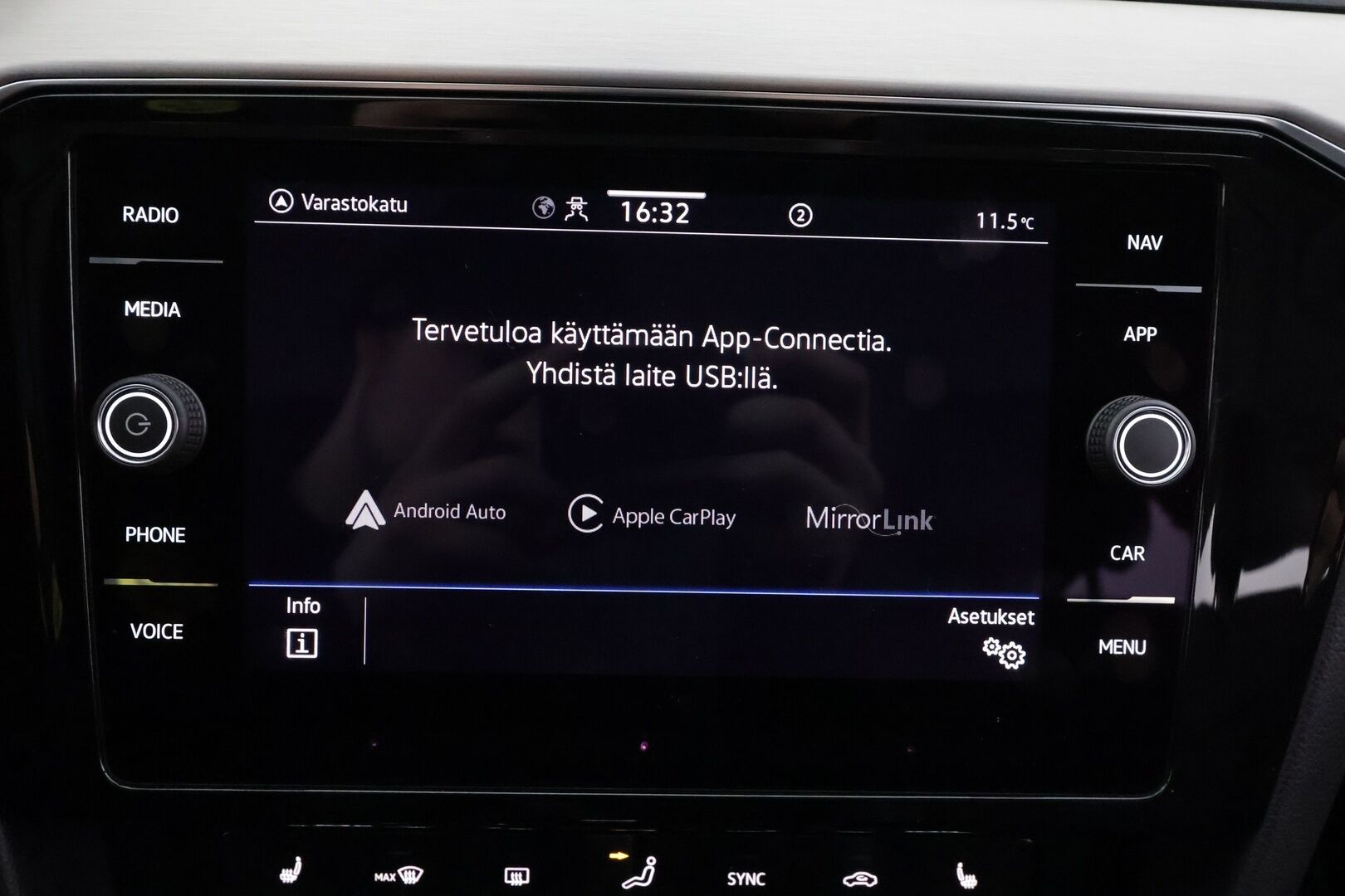 Volkswagen Passat 2022 Variant R-Line Business 2,0 TDI EVO SCR 110 kW DSG - | ACC | IQ-Light | Webasto | Koukku | P.Kamera | Ergo comfort penkki | Apple&Android | Keyless | 1.Om Suomi-auto | Kahdet Renkaat |