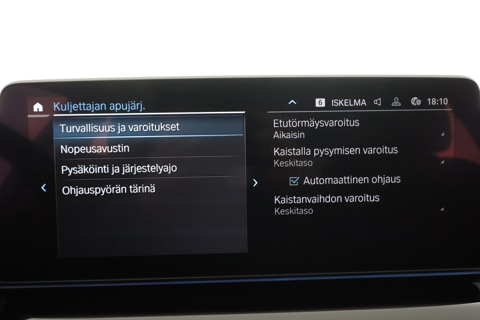 BMW 530 2022 G31 Touring 530e xDrive A Charged Edition - 1.Om Suomi-auto | Merkkihuollettu | ACC | Koukku | Lisälämmitin | Adapt LED | P.Kamera | Comfort access | 2x Renkaat