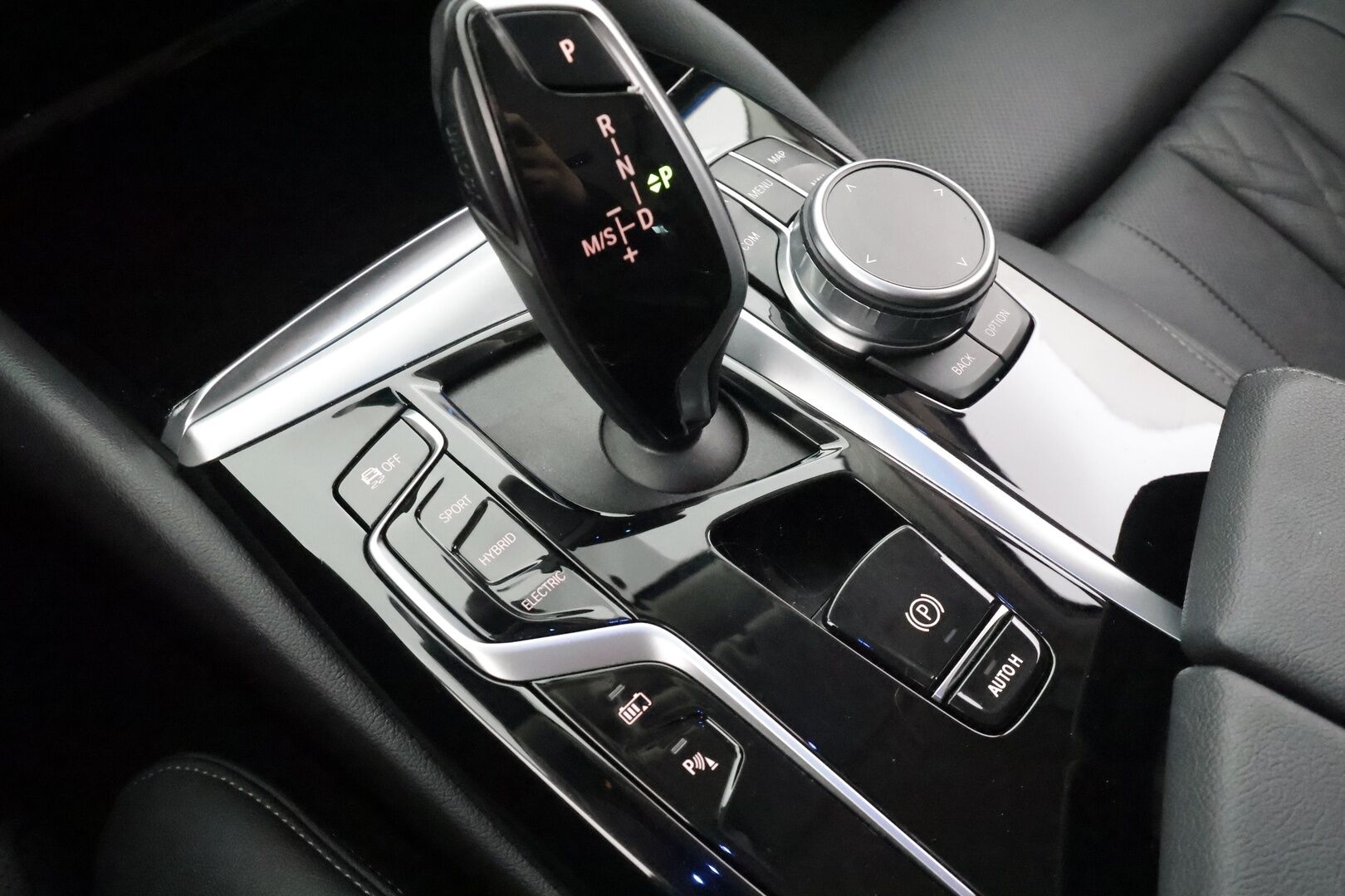 BMW 530 2022 G31 Touring 530e xDrive A Charged Edition * ACC / Koukku / Lisälämmitin / Adapt LED / P.Kamera / Comfort access * - Merkkihuollettu / 1.Om Suomi-auto / Kahdet Renkaat