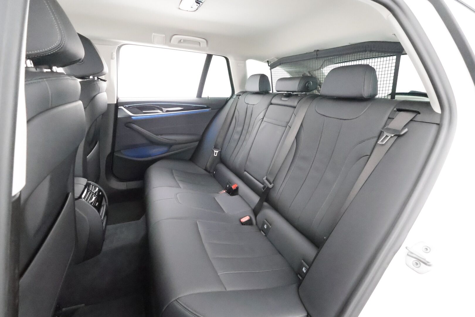 BMW 530 2022 G31 Touring 530e xDrive A Charged Edition * ACC / Koukku / Lisälämmitin / Adapt LED / P.Kamera / Comfort access * - Merkkihuollettu / 1.Om Suomi-auto / Kahdet Renkaat