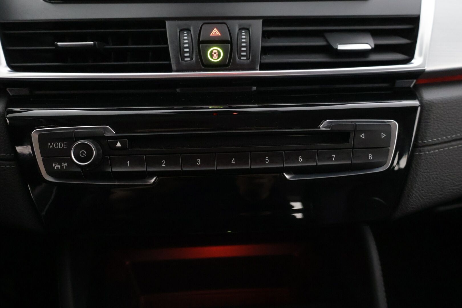 BMW 225 2016 F45 Active Tourer 225xe A Sport Sport Line * ACC / P. kamera / HiFi / HUD / Xenon / Sähkökontti * - Kahdet renkaat alumiinivanteilla!