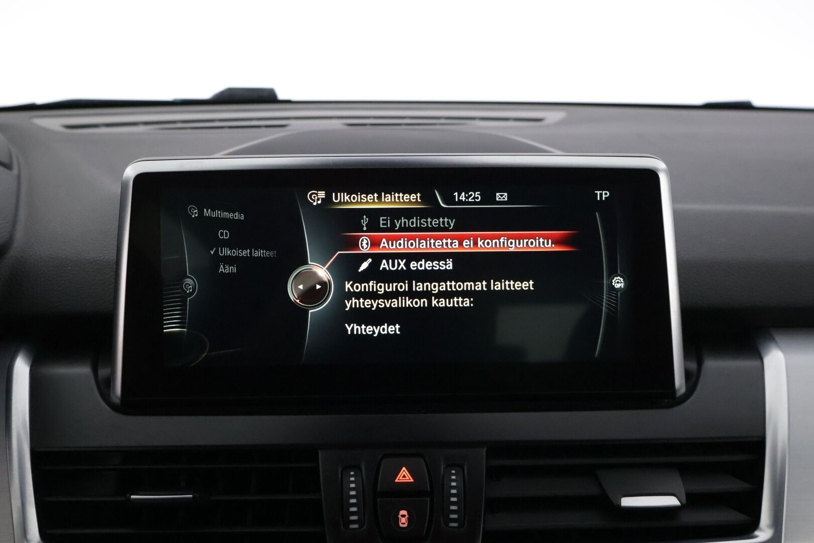 BMW 225 2016 F45 Active Tourer 225xe A Sport Sport Line * ACC / P. kamera / HiFi / HUD / Xenon / Sähkökontti * - Kahdet renkaat alumiinivanteilla!