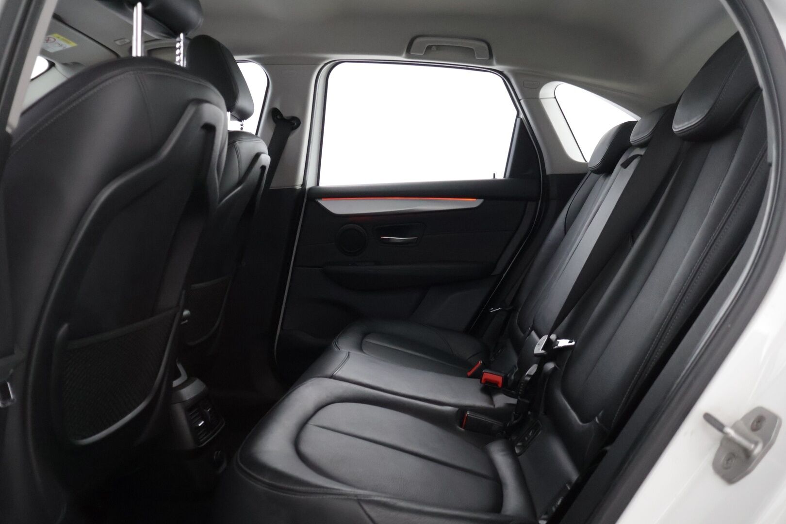 BMW 225 2016 F45 Active Tourer 225xe A Sport Sport Line * ACC / P. kamera / HiFi / HUD / Xenon / Sähkökontti * - Kahdet renkaat alumiinivanteilla!