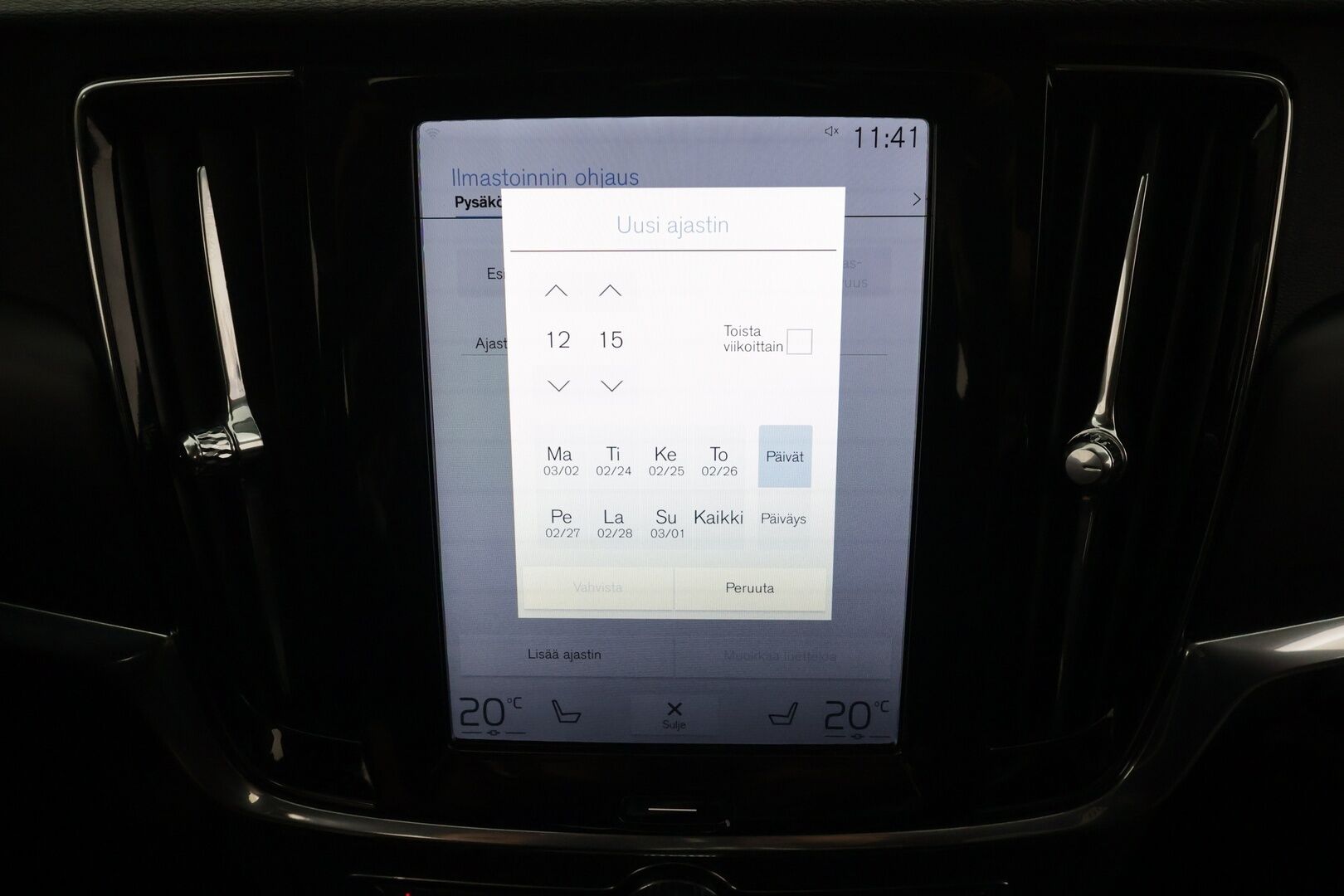 Volvo V90 2017 D3 Business aut * Webasto / Adapt.Vakkari / Vetokoukku / LED / Kaistavahti / Peruutustutkat / Upea! - Kahdet renkaat aluvanteilla / High Perfomance Audio! 