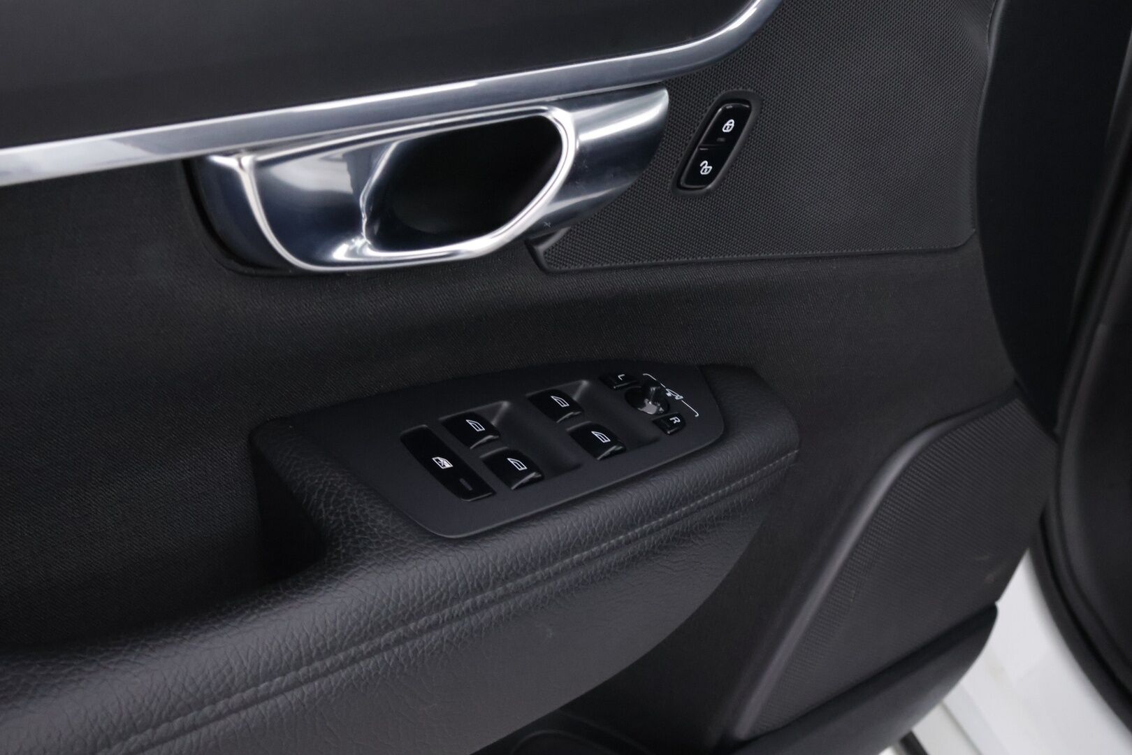 Volvo V90 2017 D3 Business aut - Webasto | Adapt.Vakkari | Vetokoukku | LED | Pilot Assist | High Perf Audio | Sensus Navi | Adapt.LED | Näyttävä!