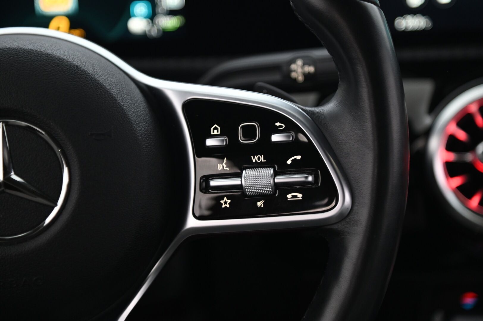 Mercedes-Benz A 2020 250 e Business Style Edition EQ Power *Widescreen / DTR / Lane-Assist / Multi-Beam LED / Ambient* - *Adapt.vakkari / Kahdet aluvanteet omilla renkailla!* - HULLUT JOULUT KORKOTARJOUS 2,49% 