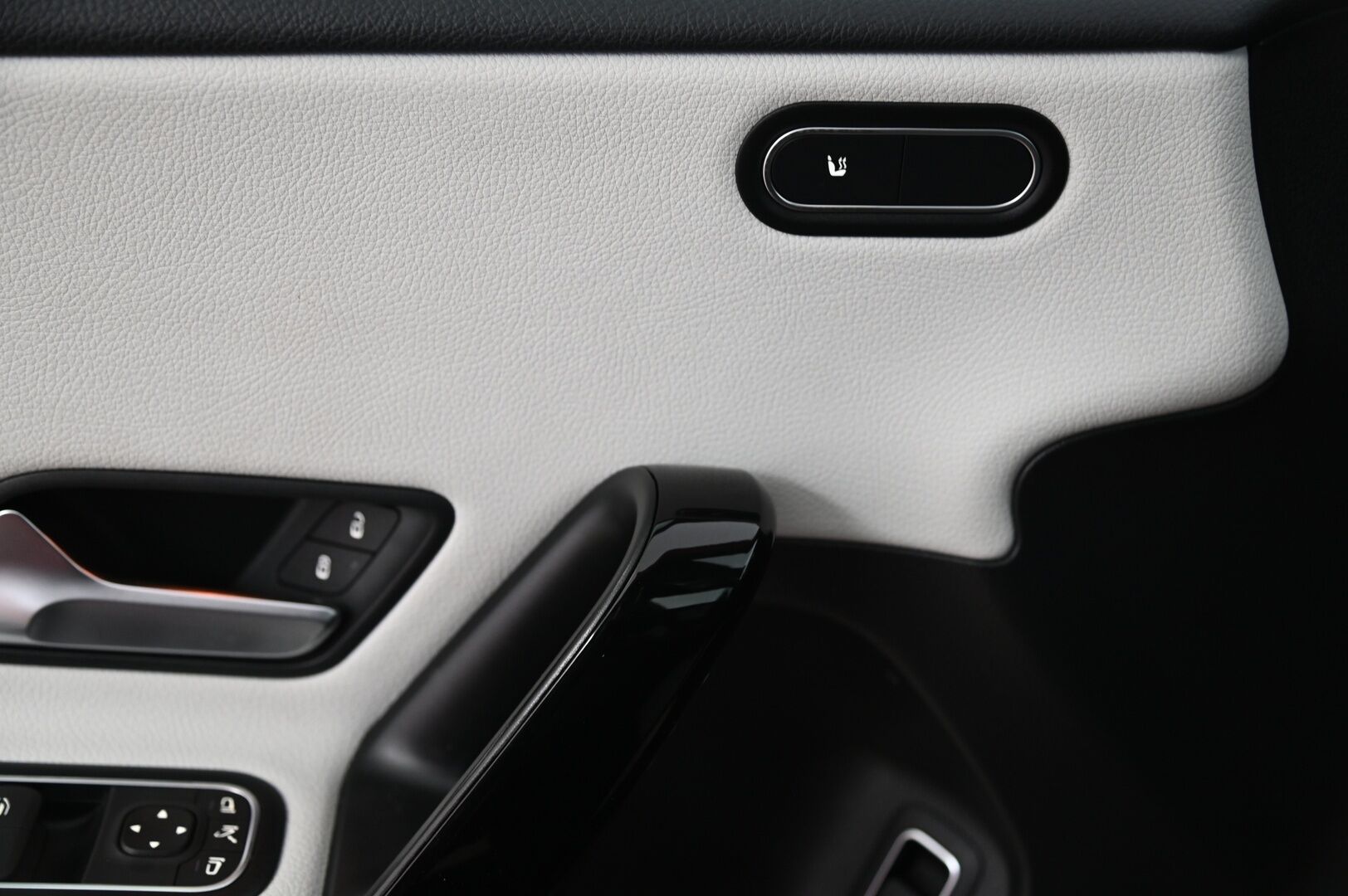 Mercedes-Benz A 2020 250 e Business Style Edition EQ Power *Widescreen / DTR / Lane-Assist / Multi-Beam LED / Ambient* - *Adapt.vakkari / Kahdet aluvanteet omilla renkailla!* - HULLUT JOULUT KORKOTARJOUS 2,49% 