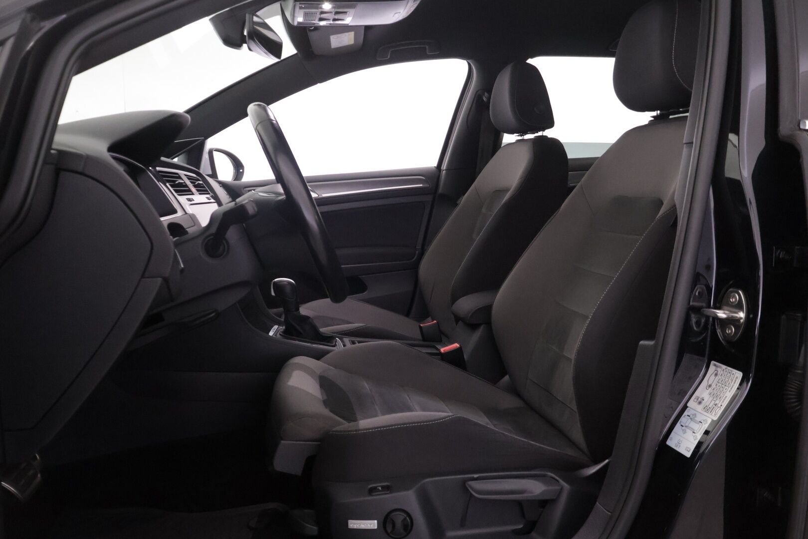 Volkswagen Golf 2020 Variant Alltrack Limited 2,0 TDI SCR 135 kW (184 hv) 4MOTION DSG-automaatti - 2. Om Suomi-Auto | Vetokoukku | Webasto | DynaAudio | Hieronta | KeylessGo | Huollettu 10/2026! - KORKO VAIN 3,99 %