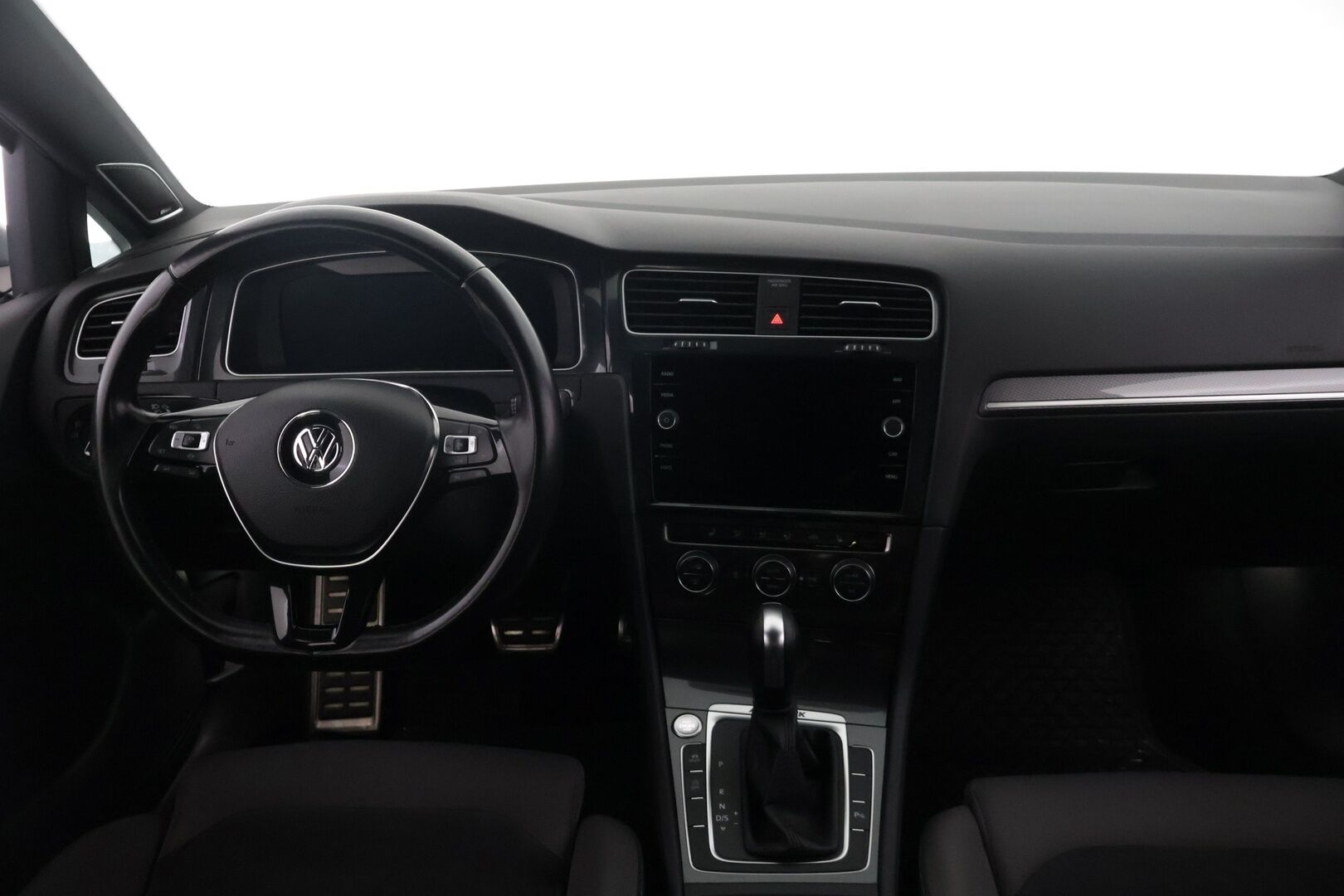 Volkswagen Golf 2020 Variant Alltrack Limited 2,0 TDI SCR 135 kW (184 hv) 4MOTION DSG-automaatti - 2. Om Suomi-Auto | Vetokoukku | Webasto | DynaAudio | Hieronta | KeylessGo | Huollettu 10/2026! - KORKO VAIN 3,99 %