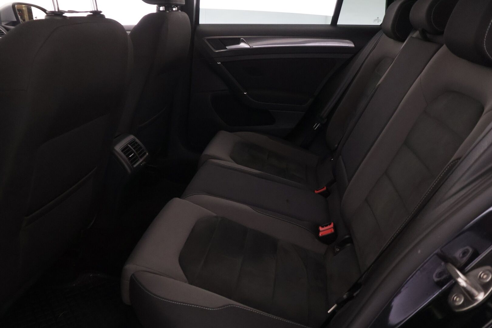 Volkswagen Golf 2020 Variant Alltrack Limited 2,0 TDI SCR 135 kW (184 hv) 4MOTION DSG-automaatti - 2. Om Suomi-Auto | Vetokoukku | Webasto | DynaAudio | Hieronta | KeylessGo | Huollettu 10/2026! - KORKO VAIN 3,99 %