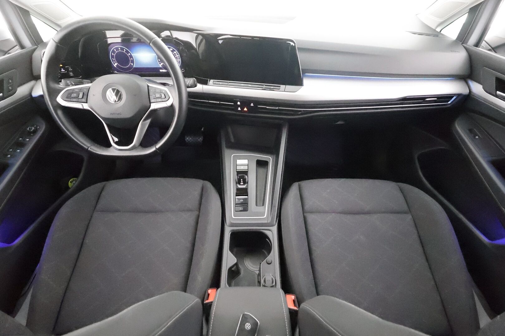 Volkswagen Golf 2021 First Edition 1,5 eTSI 110 kW (MHEV) DSG-automaatti - | ACC | P.Tutkat | LED | Ratinlämmitys | Digimittaristo | Suomi-auto | Kahdet Renkaat | Merkkihuollettu |
