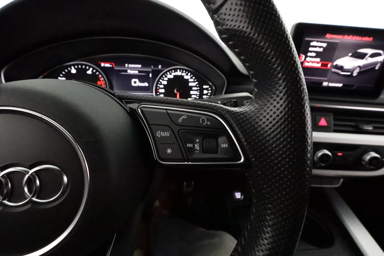 Audi A4 2018 Avant Business Sport Comfort S line Edition 2,0TDI quattro S tronic **Webasto / Koukku / LED / ACC / Sporttipenkit** - P.Tutkat